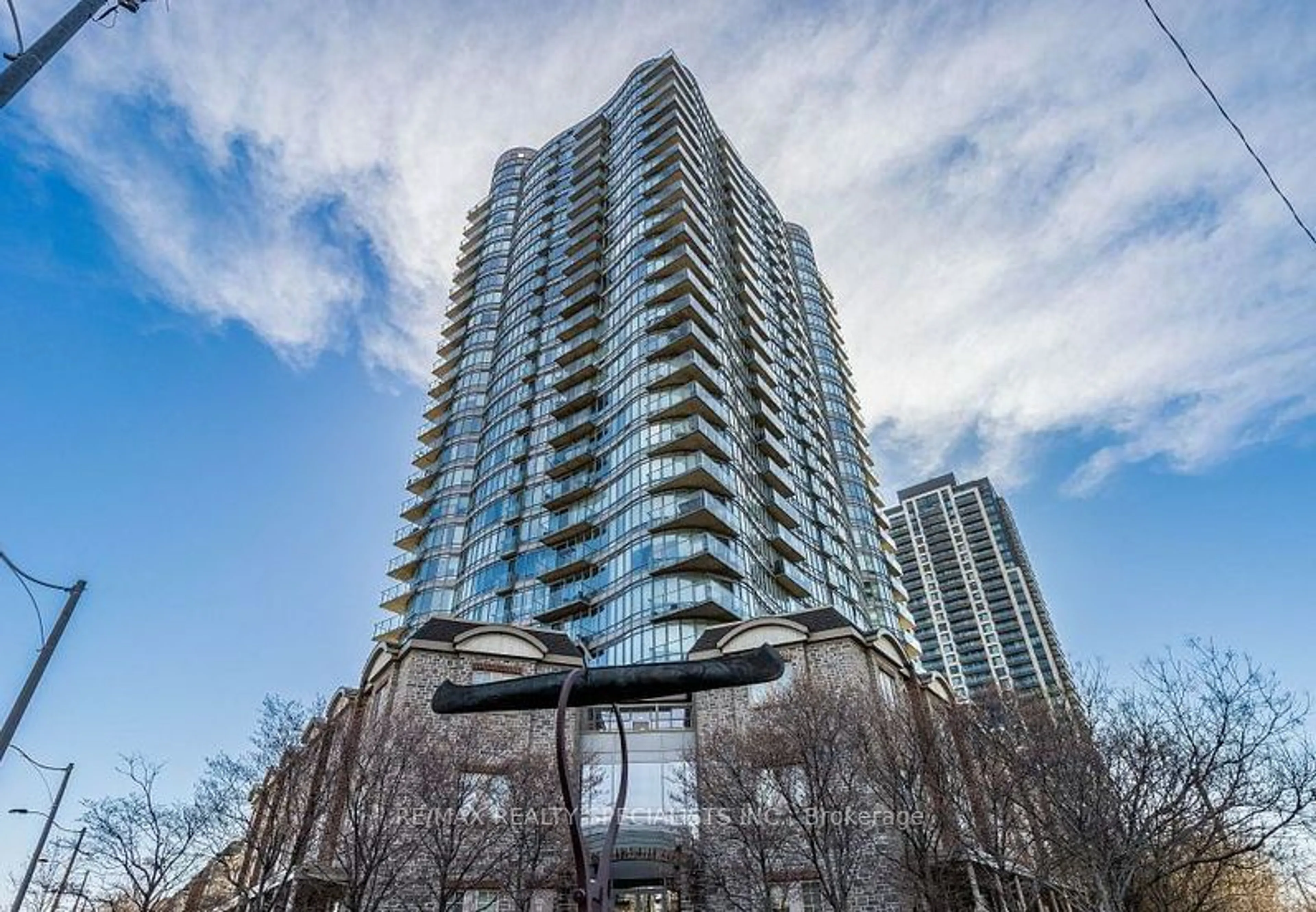 A pic from exterior of the house or condo, the front or back of building for 15 Windermere Ave #606, Toronto Ontario M6S 5A2