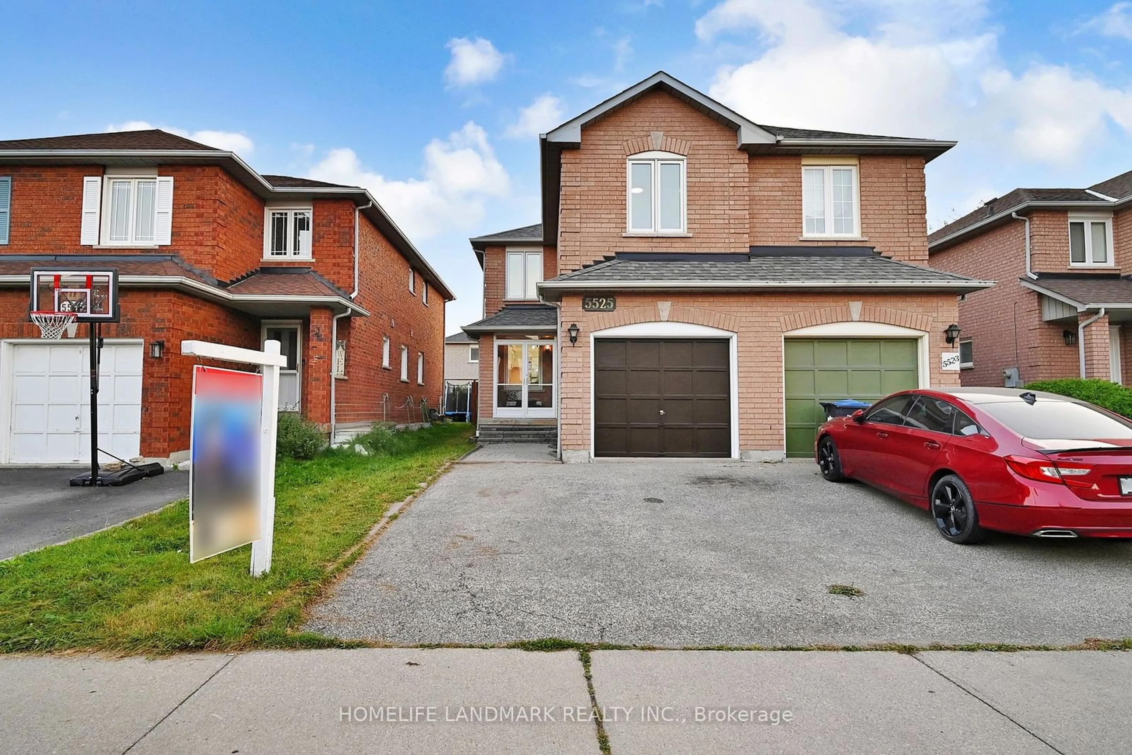 Frontside or backside of a home, the street view for 5525 Antrex Cres, Mississauga Ontario L4Z 3T6