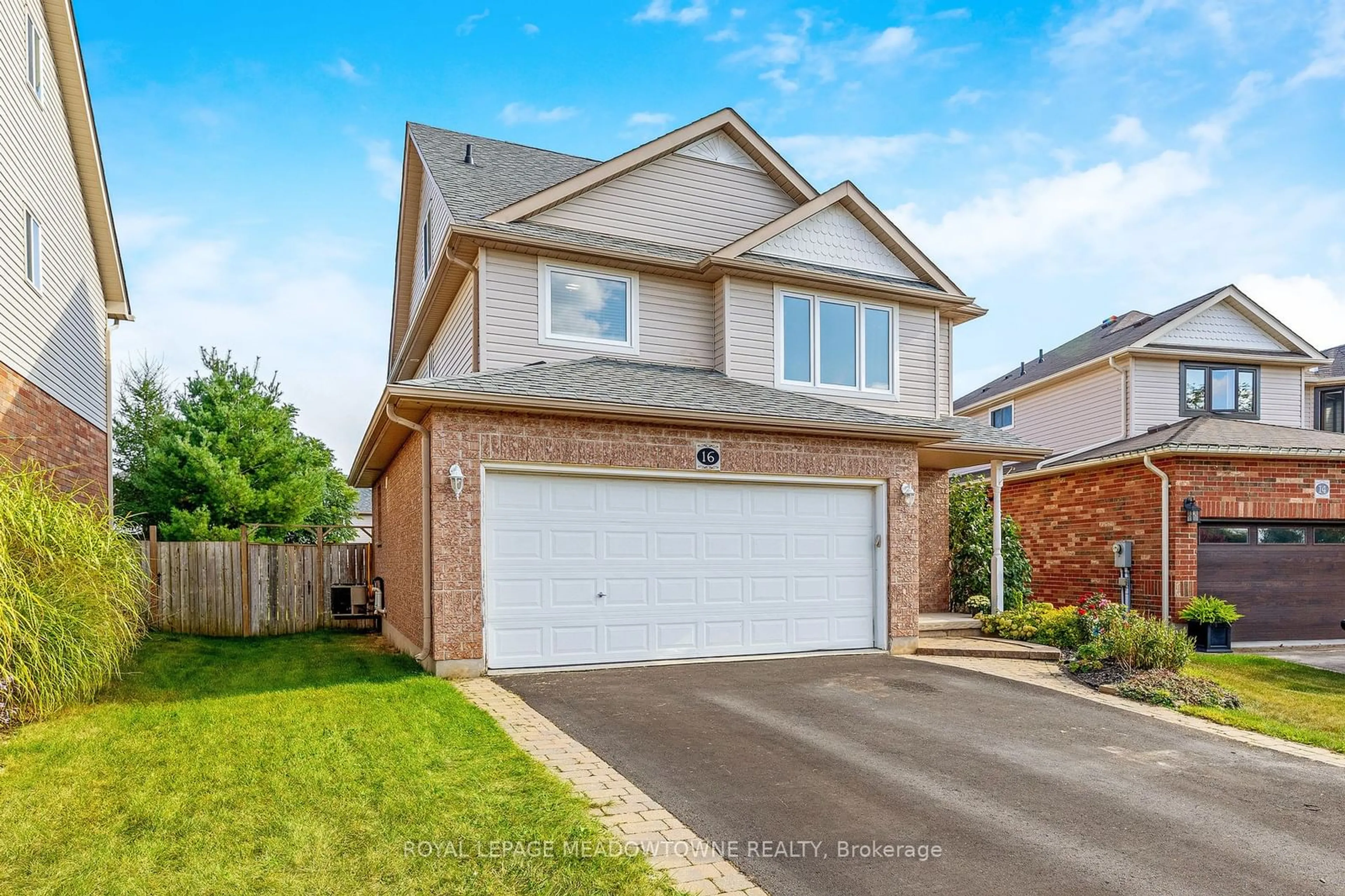 Frontside or backside of a home for 16 Kenney St, Halton Hills Ontario L7J 3B1