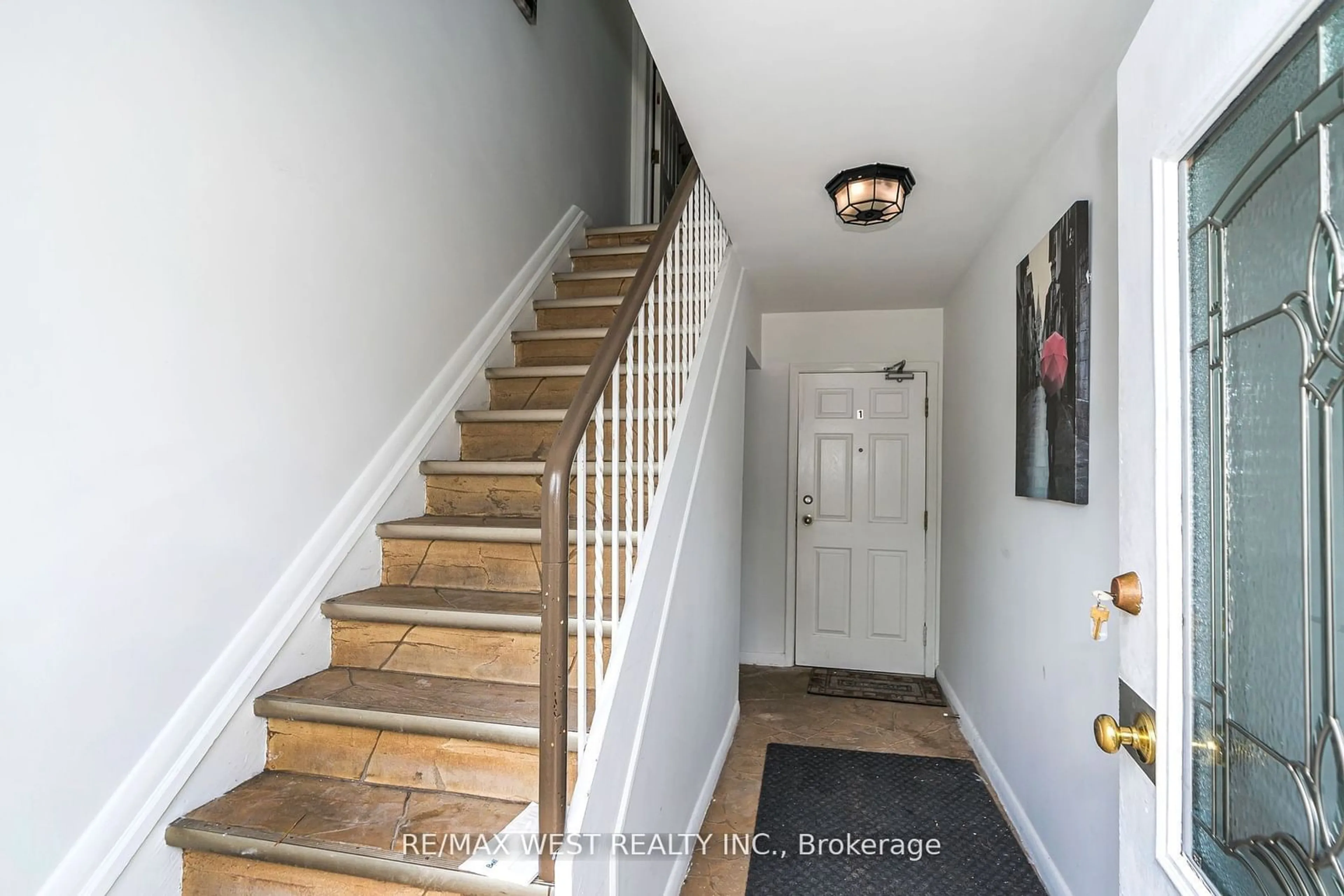 Indoor entryway, wood floors for 34 Penhurst Ave, Toronto Ontario M8Y 3A9