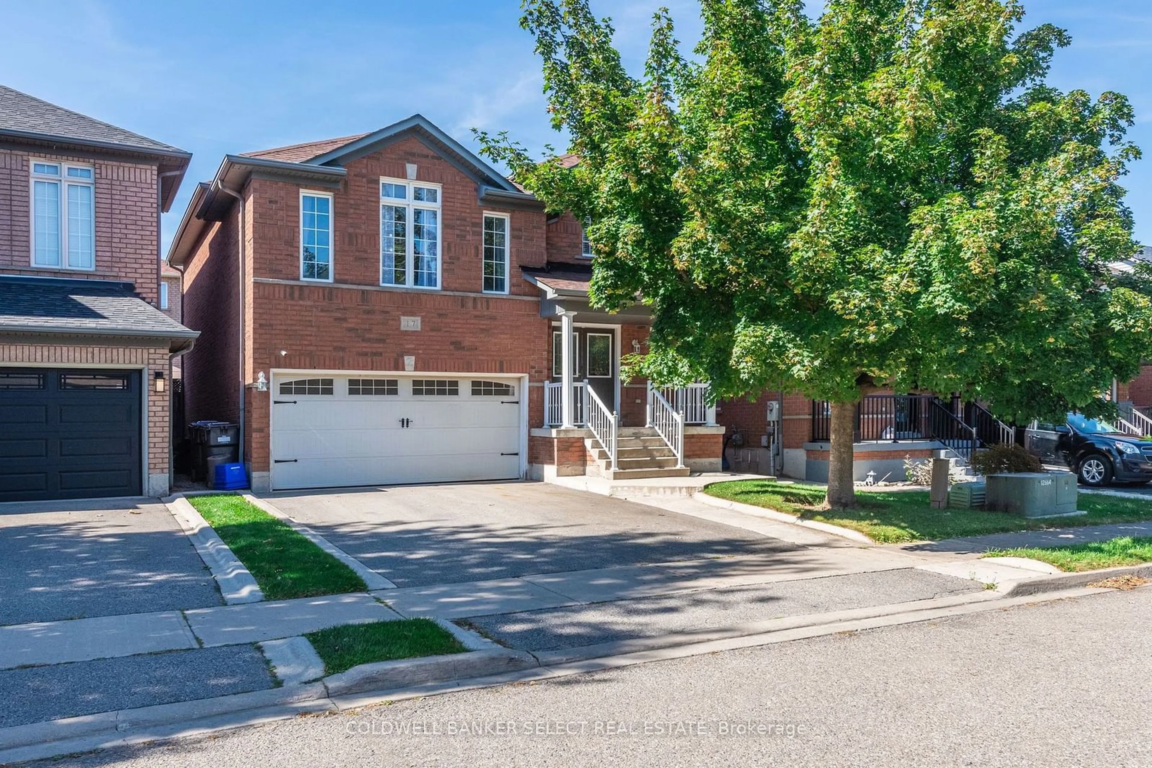 A pic from exterior of the house or condo, the street view for 17 Roxton Cres, Brampton Ontario L7A 2A9