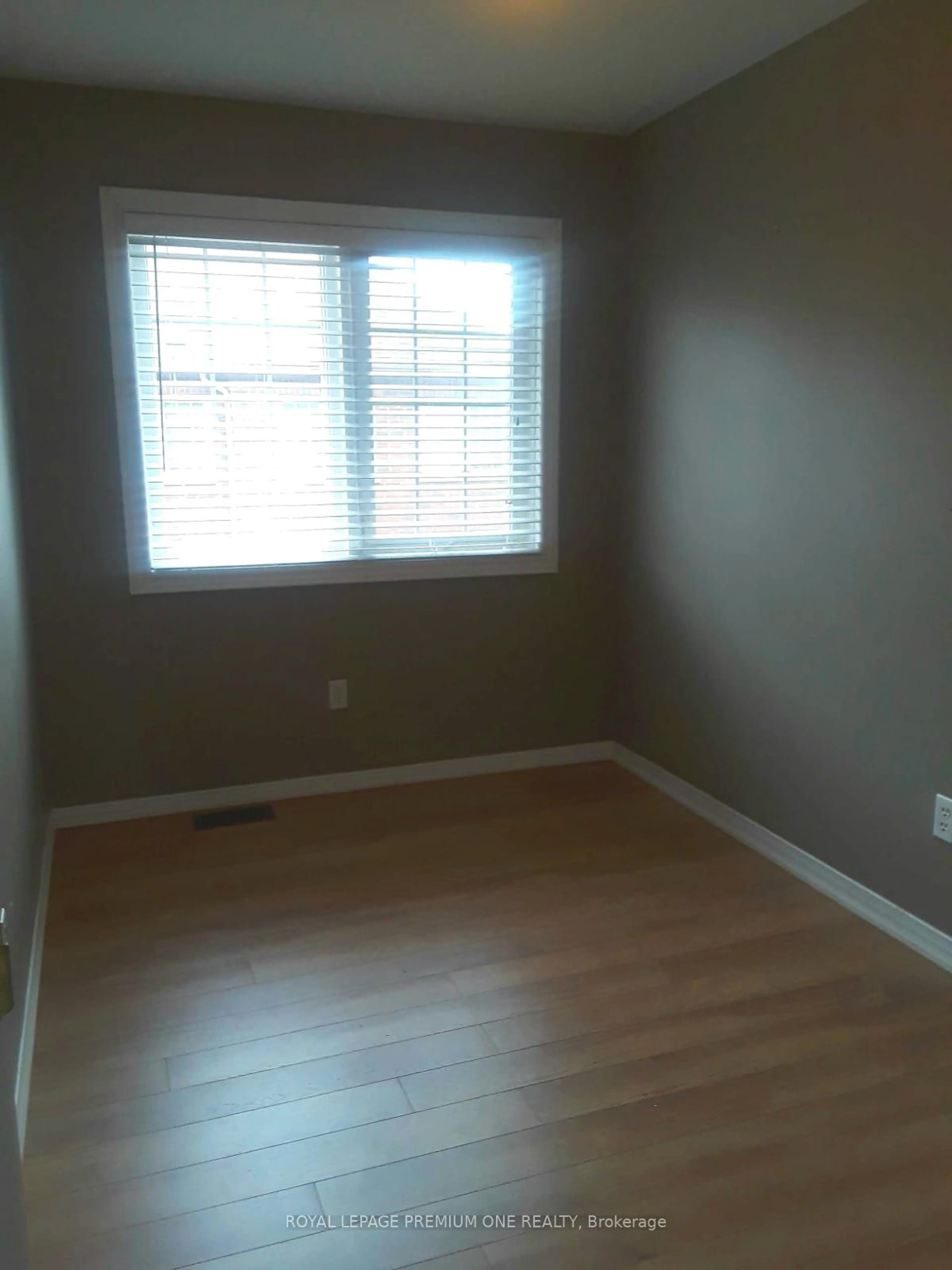 A pic of a room, wood floors for 10 Sand Wedge Lane, Brampton Ontario L6X 0H1