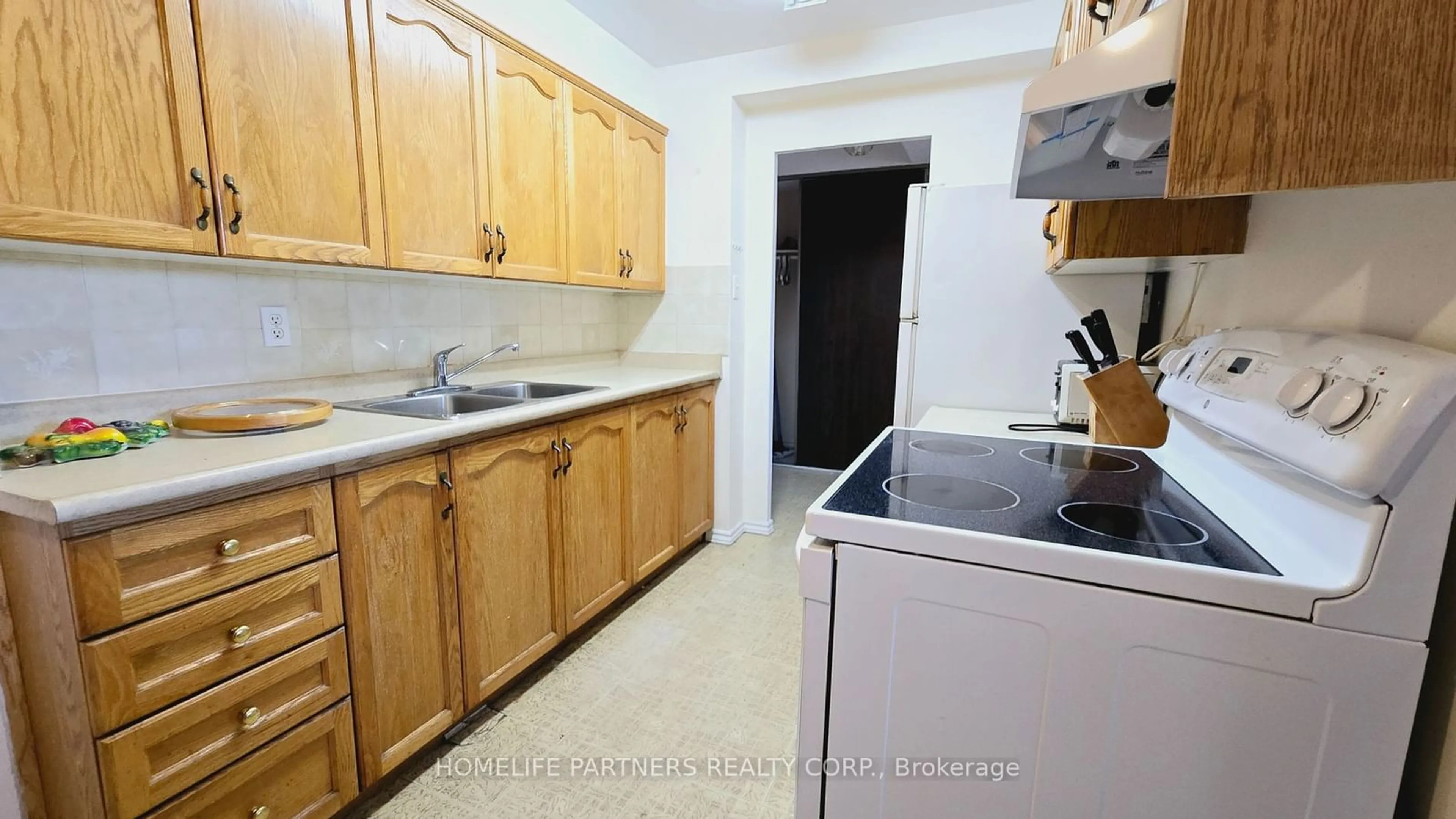 Standard kitchen, unknown floor, cottage for 2825 Islington Ave #315, Toronto Ontario M9L 2K1