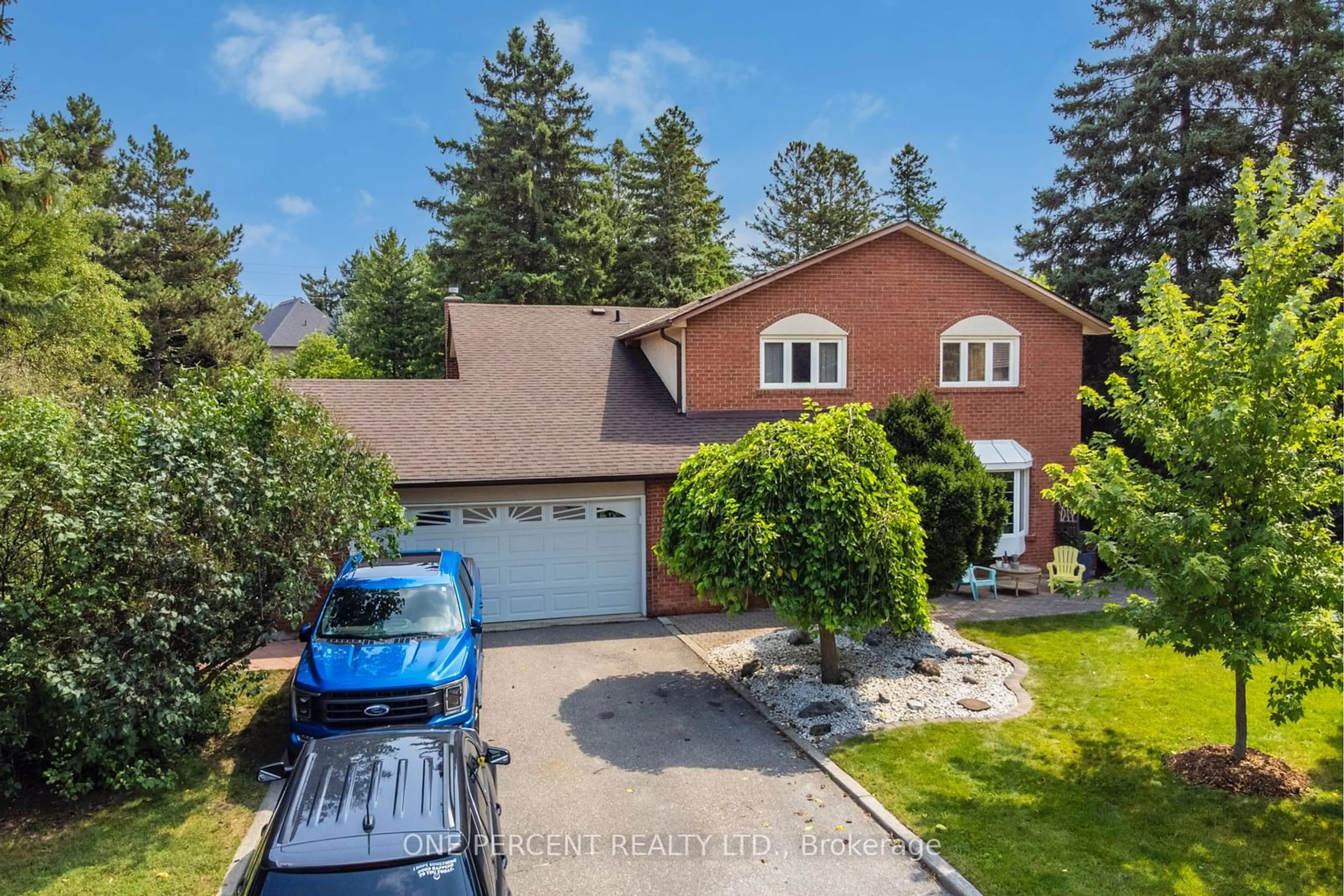 A pic from outside/outdoor area/front of a property/back of a property/a pic from drone, street for 52 Boreham Circ, Brampton Ontario L6Z 1T4