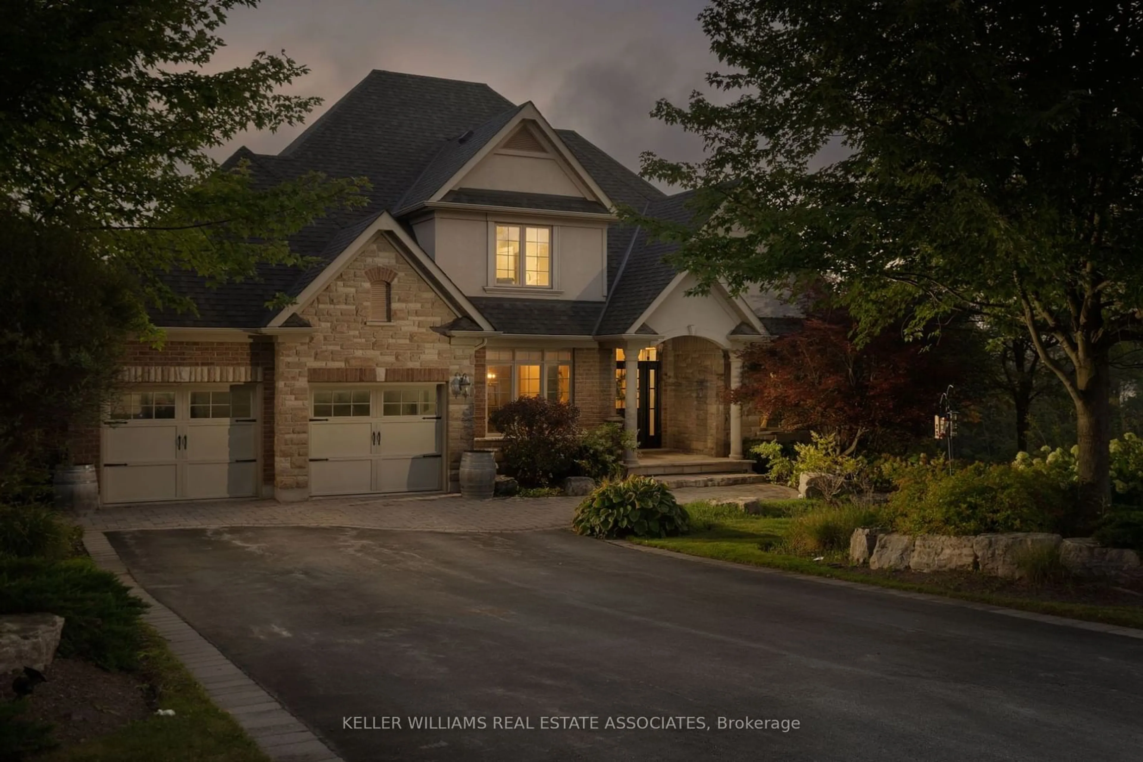 Frontside or backside of a home, cottage for 11325 Taylor Crt, Milton Ontario L0P 1B0