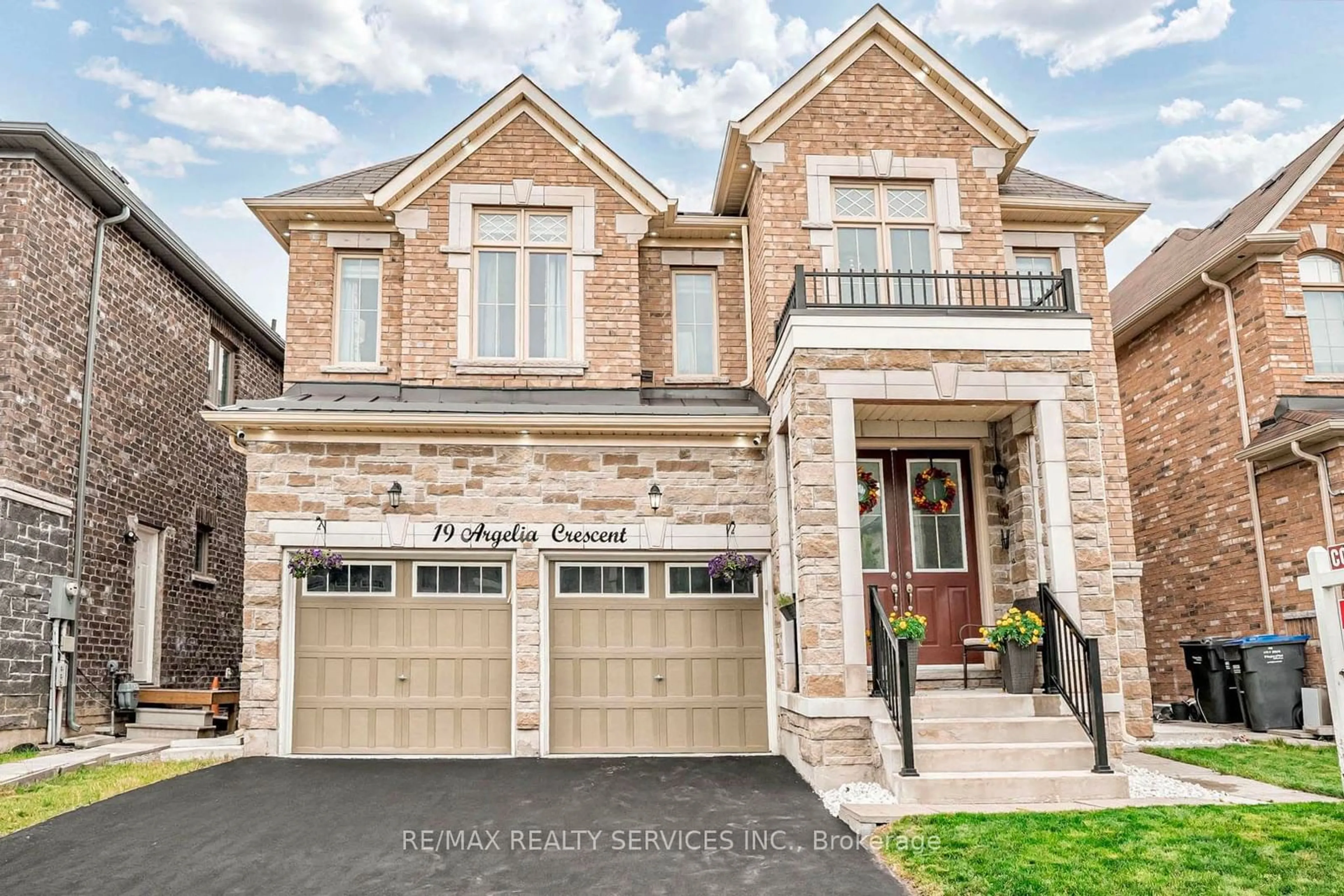 Home with brick exterior material for 19 Argelia Cres, Brampton Ontario L6X 0E7