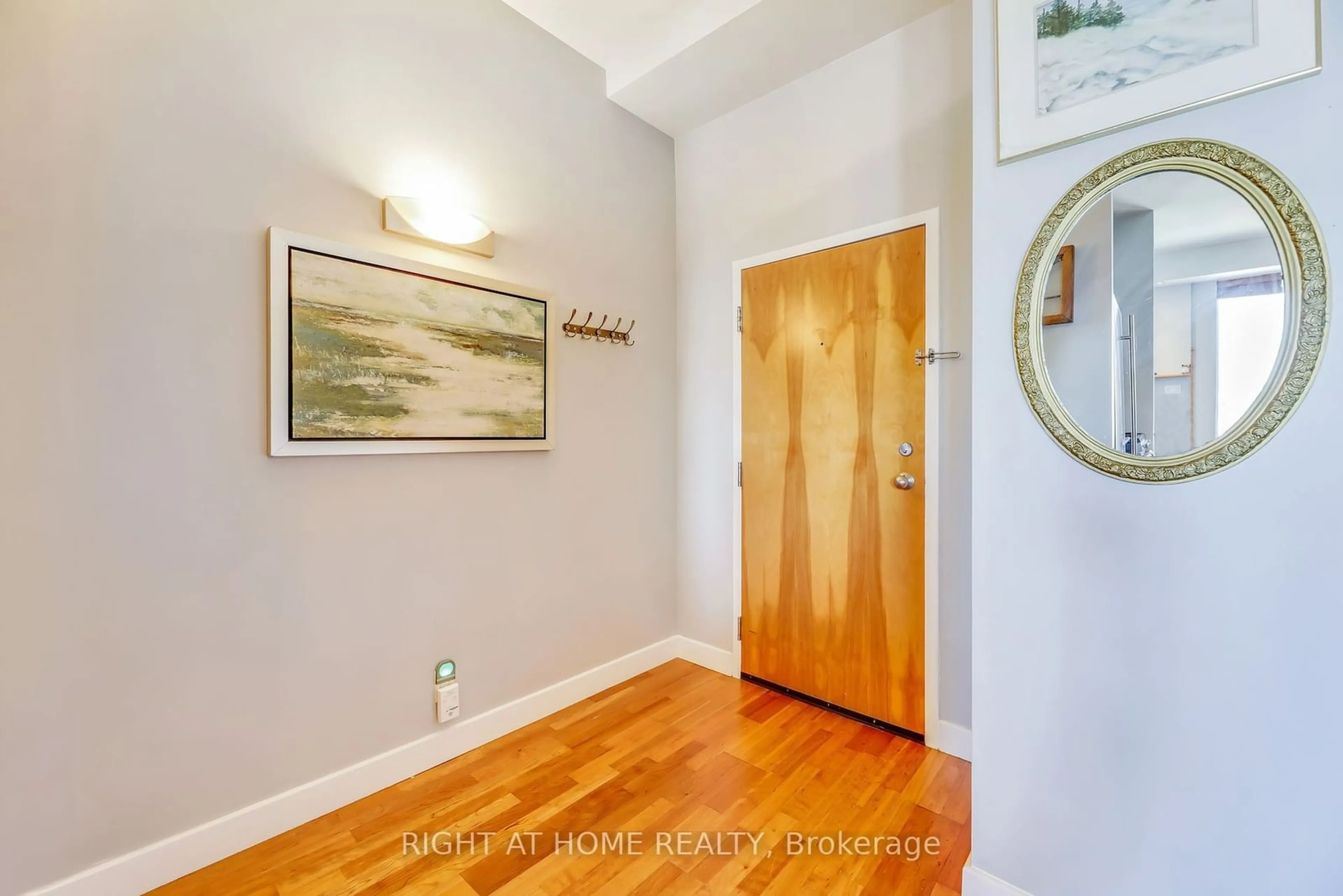 Indoor entryway, wood floors for 1 St Johns Rd #504, Toronto Ontario M6P 1T7