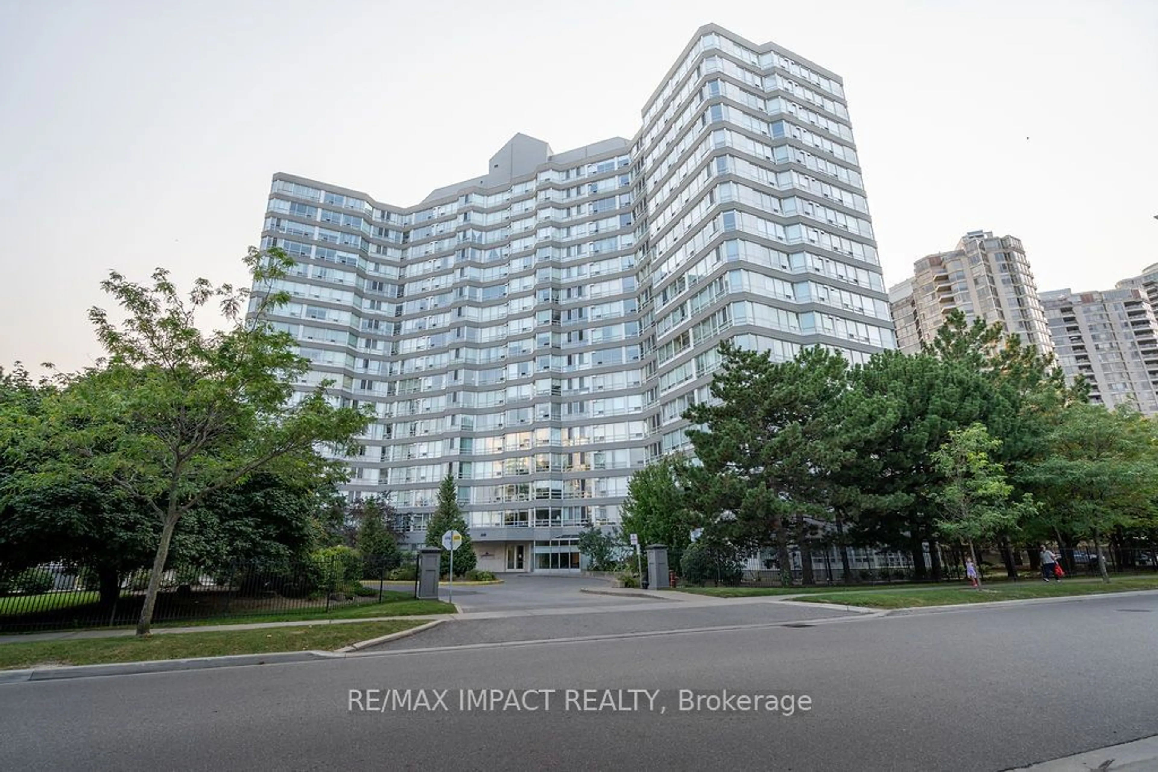 A pic from exterior of the house or condo for 50 Kingsbridge Garden Circ #714, Mississauga Ontario L5R 1Y2