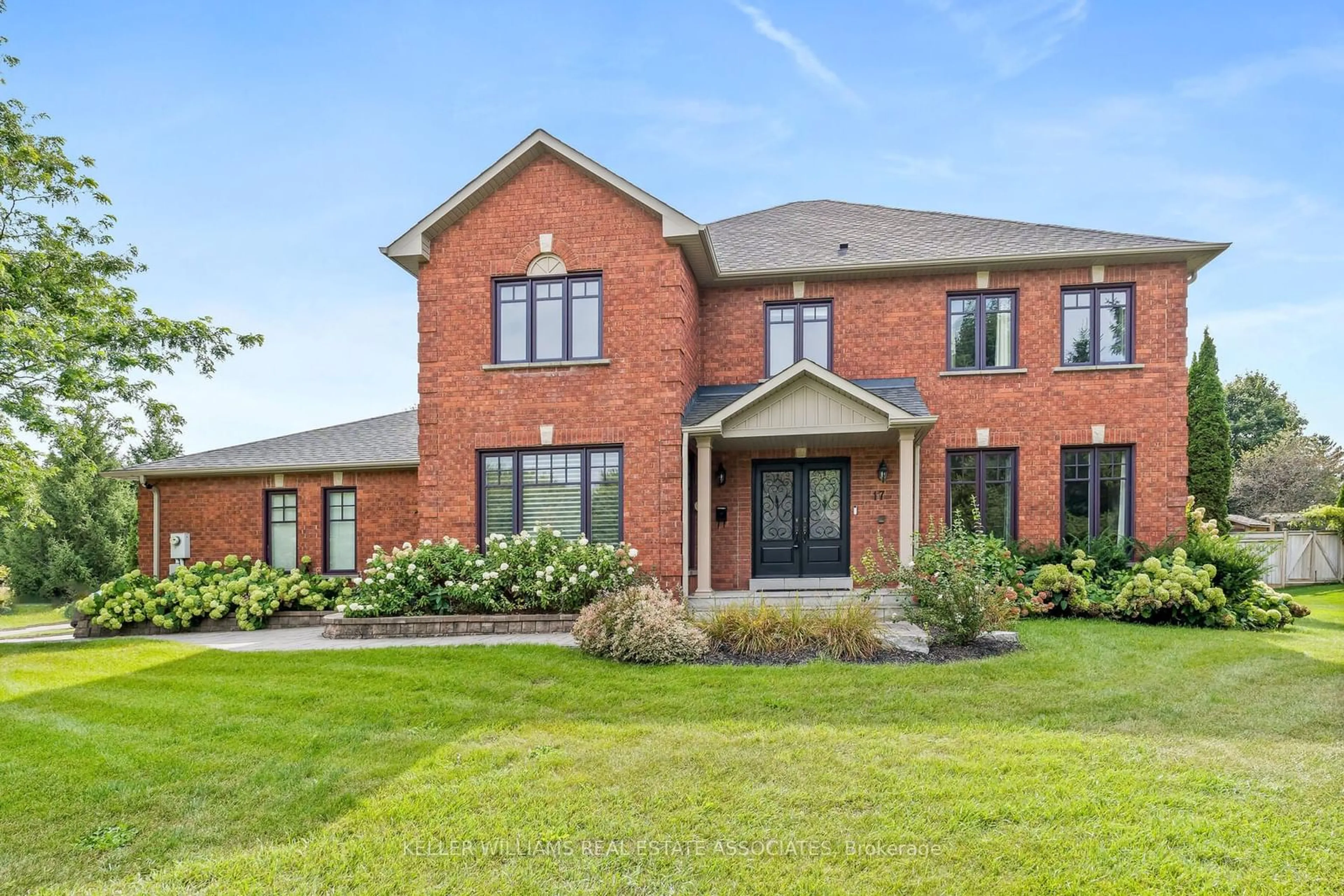 Home with brick exterior material for 17 Oak Ridge Dr, Halton Hills Ontario L7G 5G6