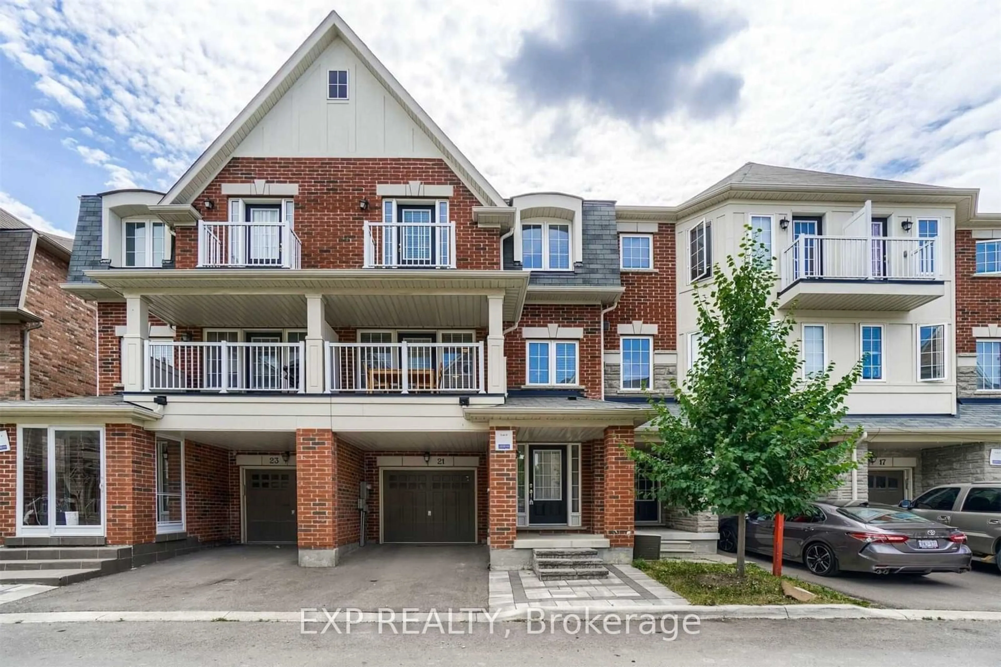 A pic from exterior of the house or condo, the street view for 21 Kayak Hts, Brampton Ontario L6Z 0H8