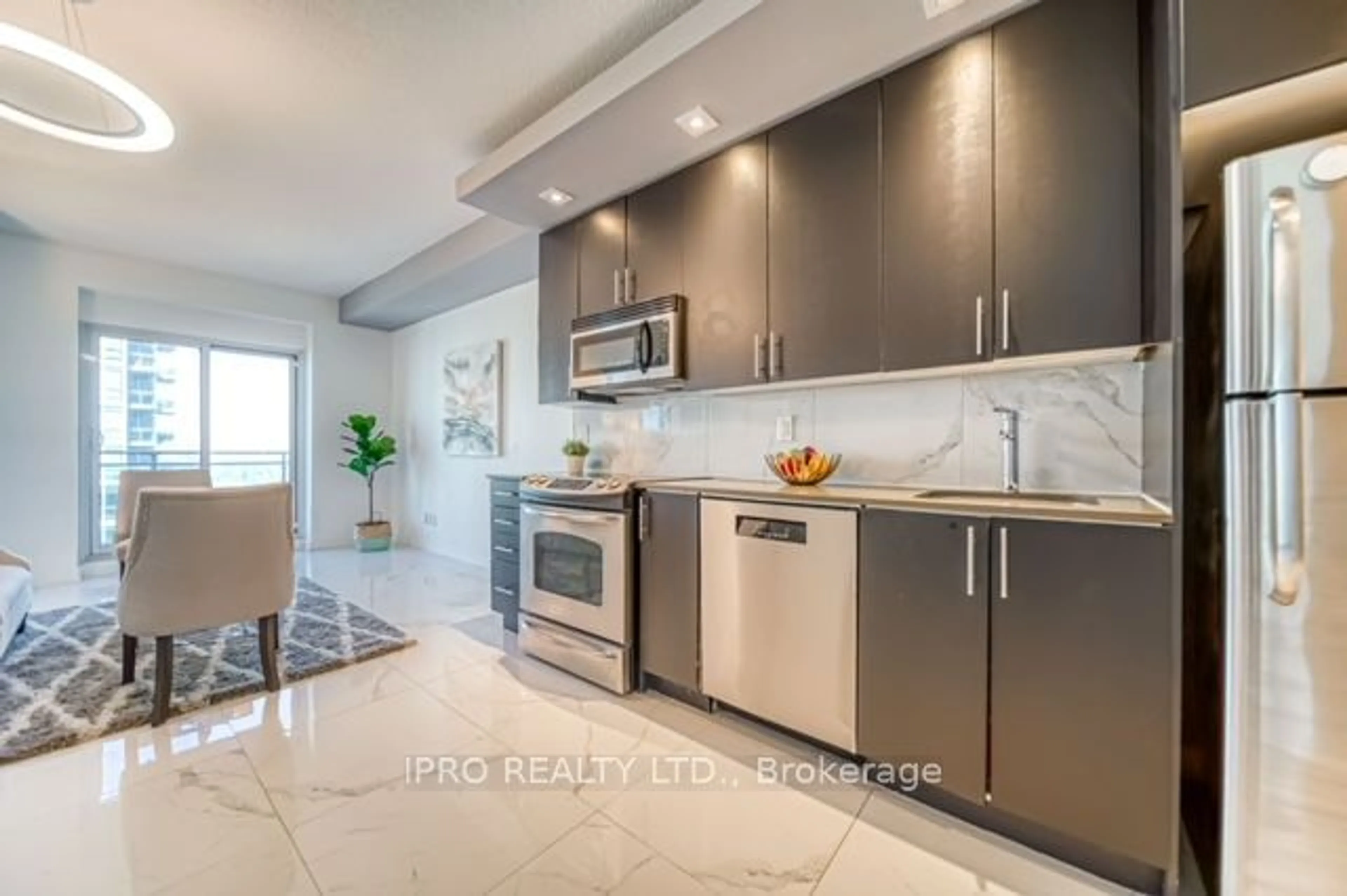 Open concept kitchen for 165 Legion Rd #1821, Toronto Ontario M8Y 0B3