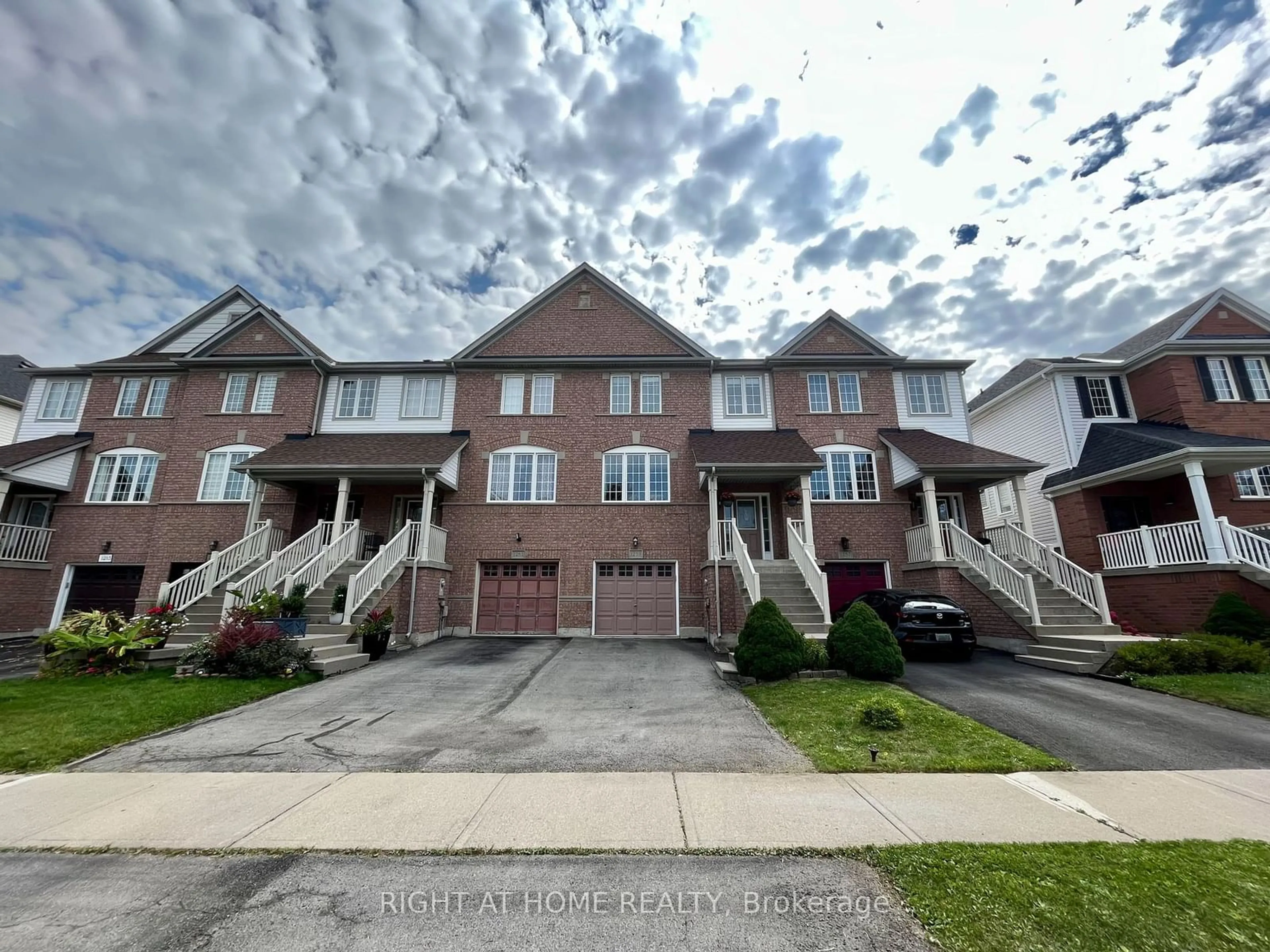 A pic from exterior of the house or condo for 1259 Lamont Cres, Milton Ontario L9T 6W4