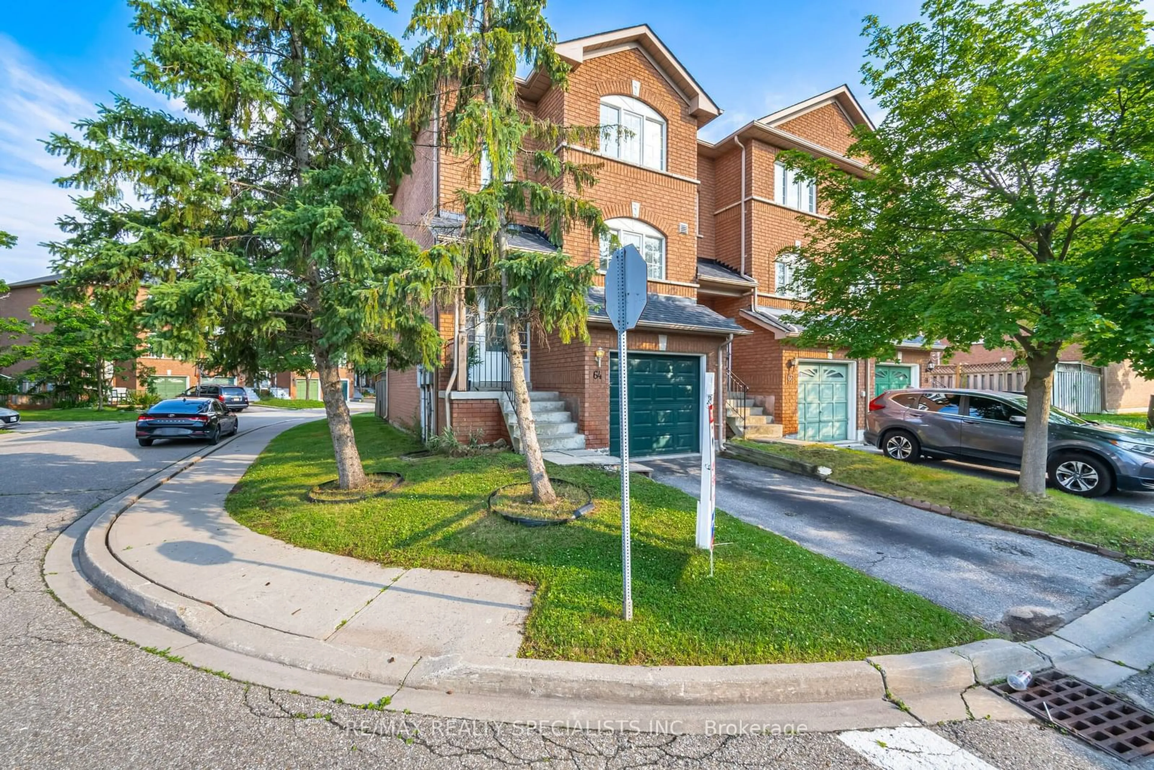 A pic from exterior of the house or condo, the street view for 65 Brickyard Way #64, Brampton Ontario L6V 4M2