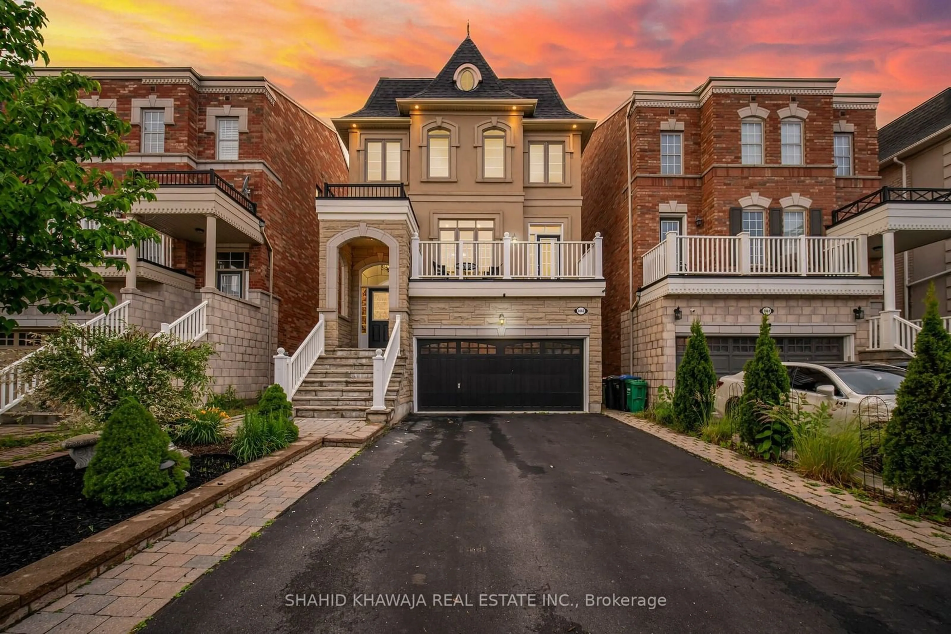 Home with brick exterior material for 3065 Mission Hill Dr, Mississauga Ontario L5M 0B8