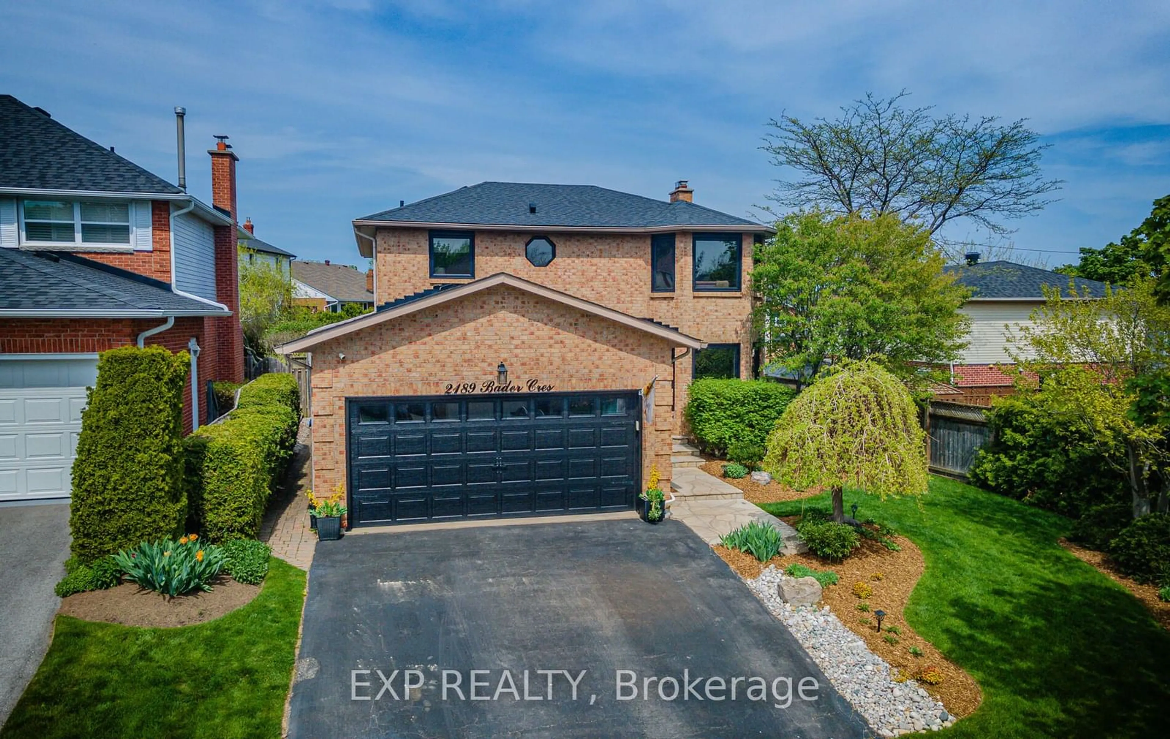 Home with brick exterior material for 2189 Bader Cres, Burlington Ontario L7P 4N4