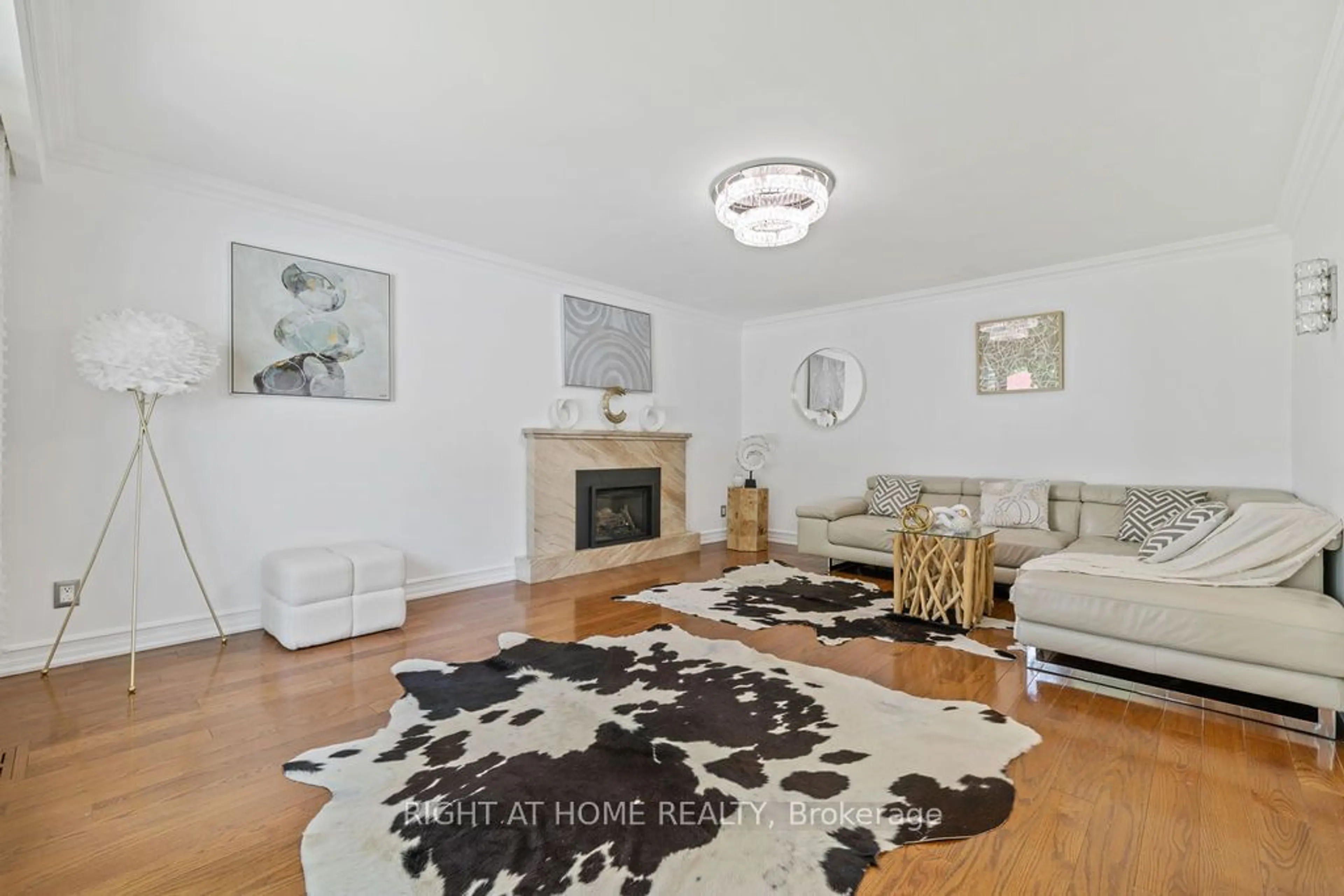 Living room, wood floors for 14 Downpatrick Cres, Toronto Ontario M9R 4A4