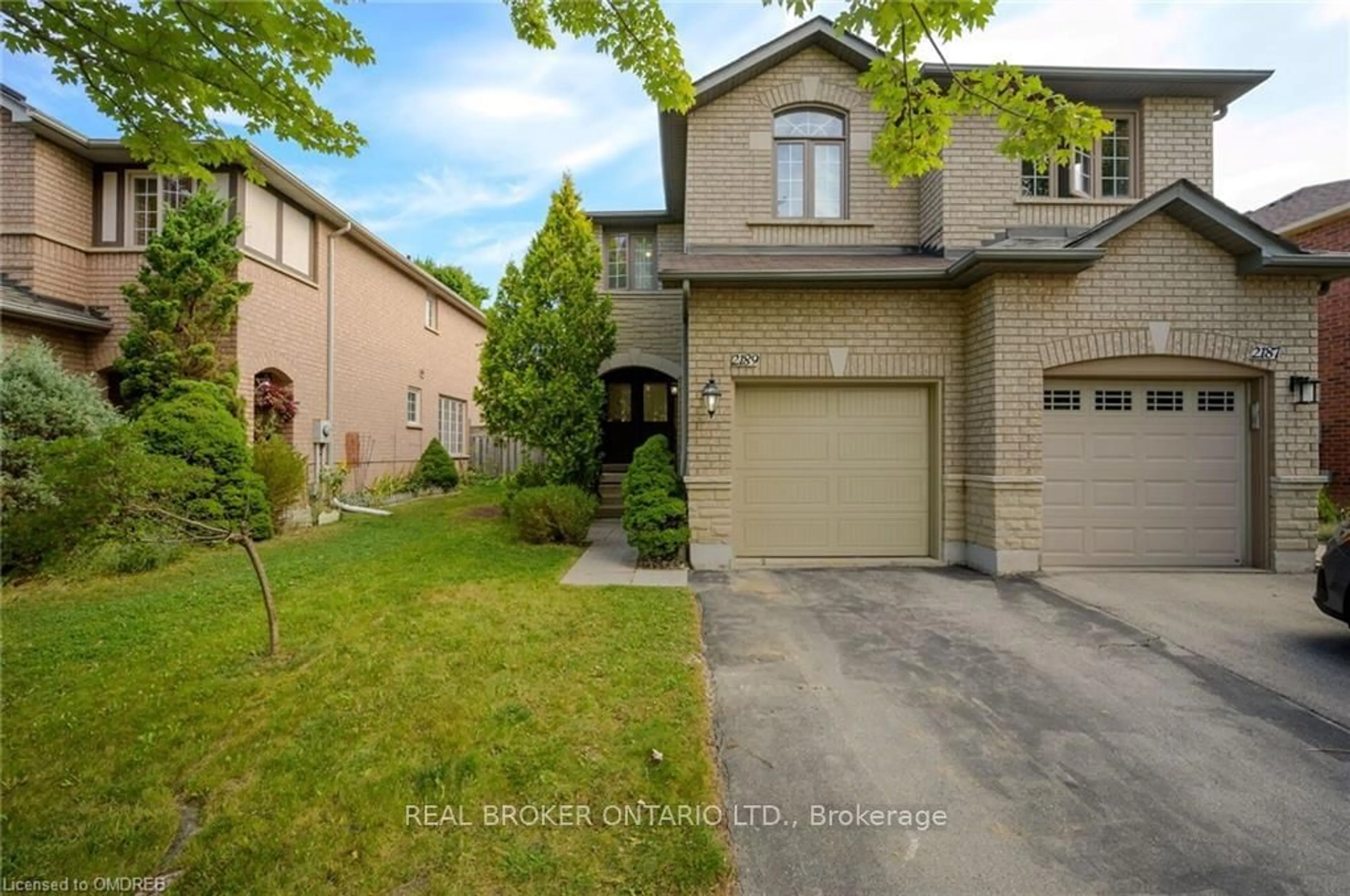 A pic from exterior of the house or condo, cottage for 2189 Shorncliffe Blvd, Oakville Ontario L6M 3X2