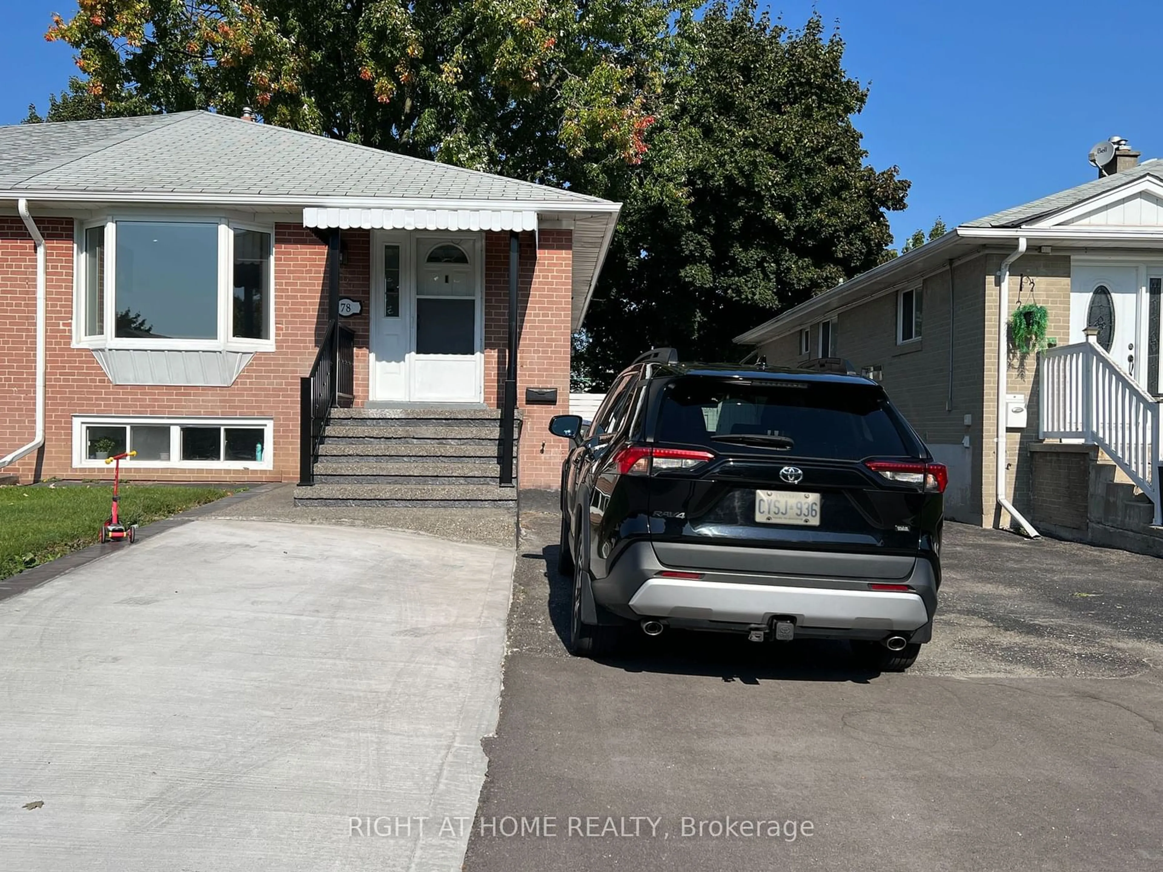 Frontside or backside of a home for 78 Sanford Cres, Brampton Ontario L6X 2C3