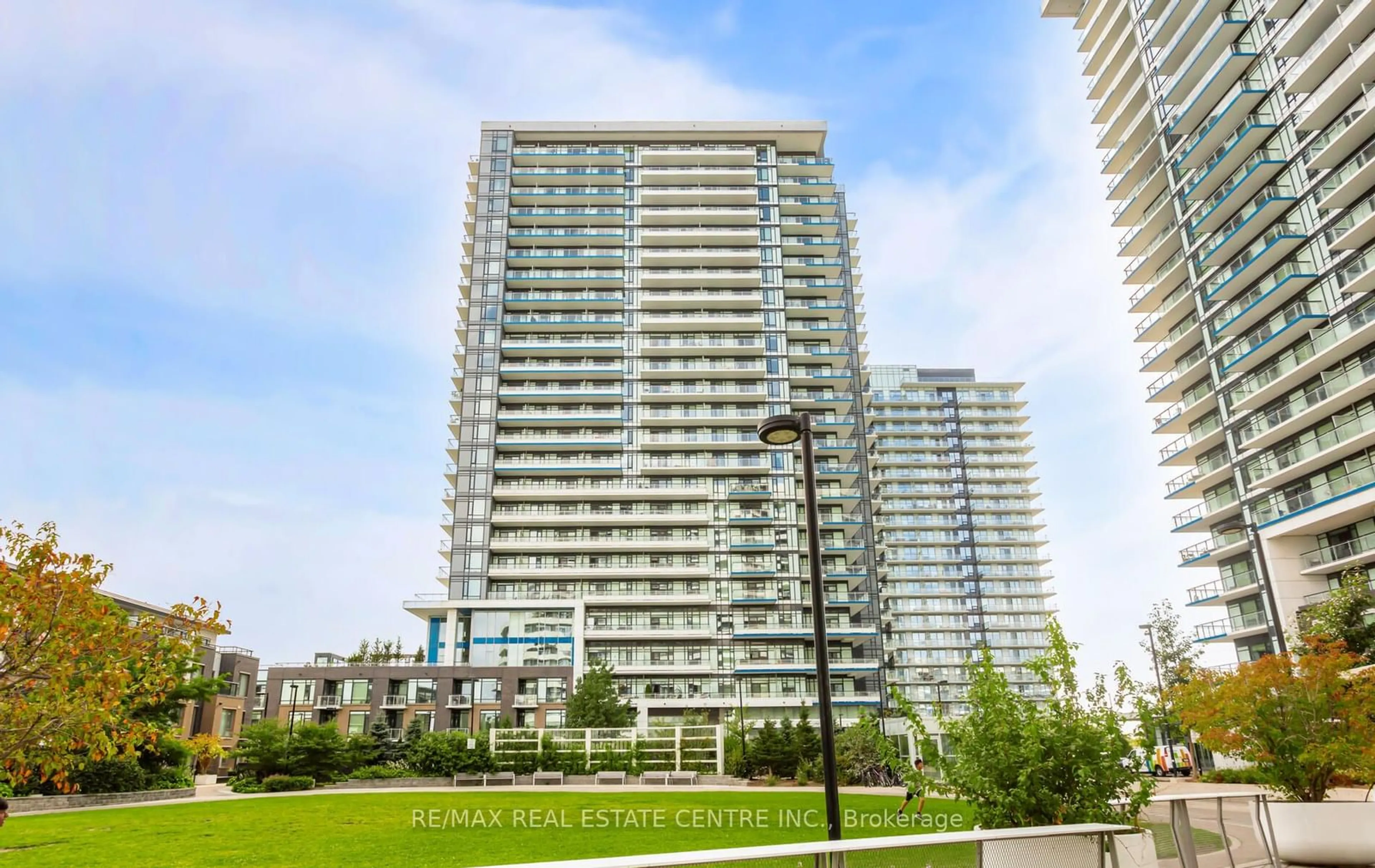 A pic from exterior of the house or condo for 2560 Eglinton Ave #PH03, Mississauga Ontario L5M 0Y3