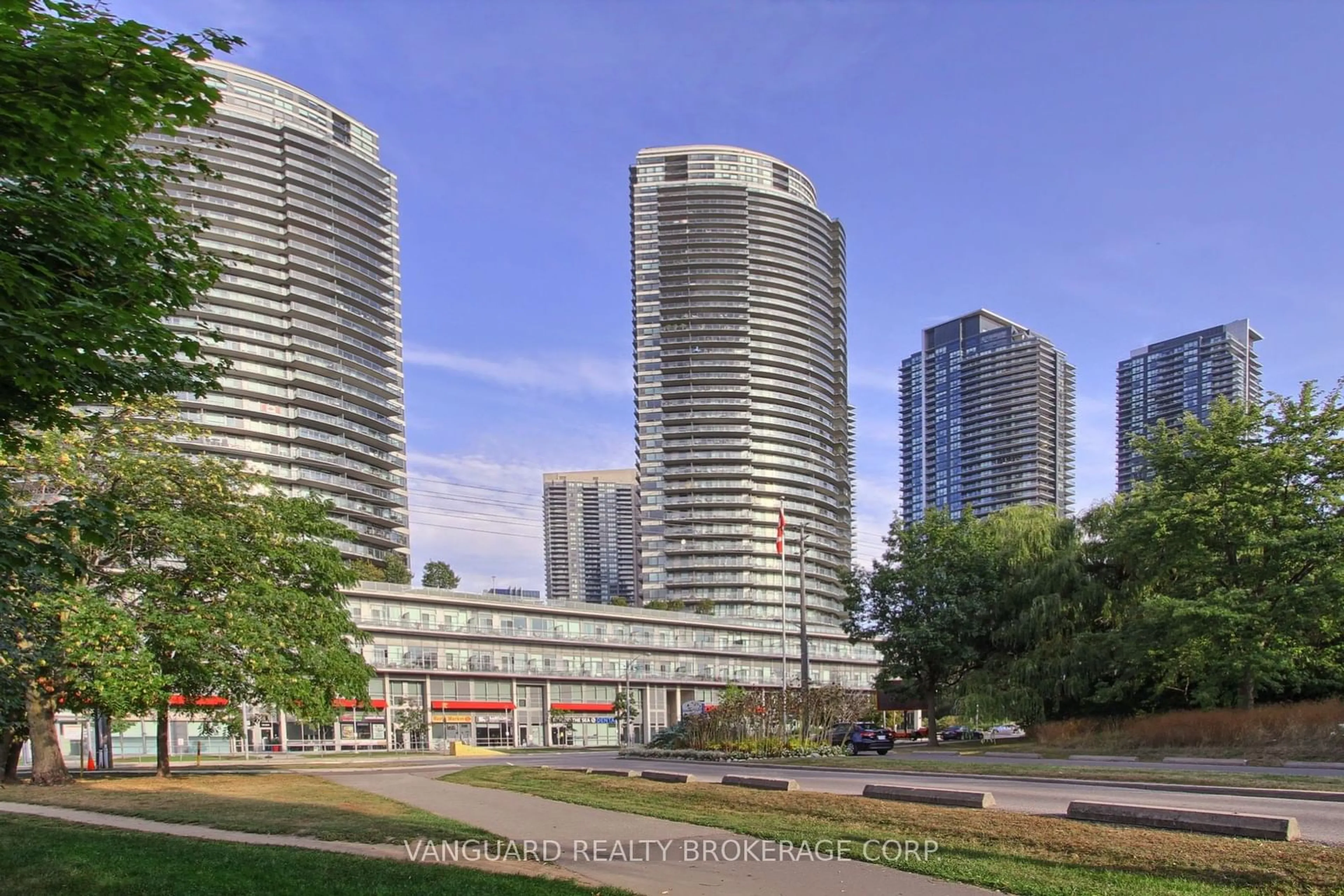 A pic from exterior of the house or condo, the view of city buildings for 2230 Lake Shore Blvd #TH3, Toronto Ontario M8V 0B2