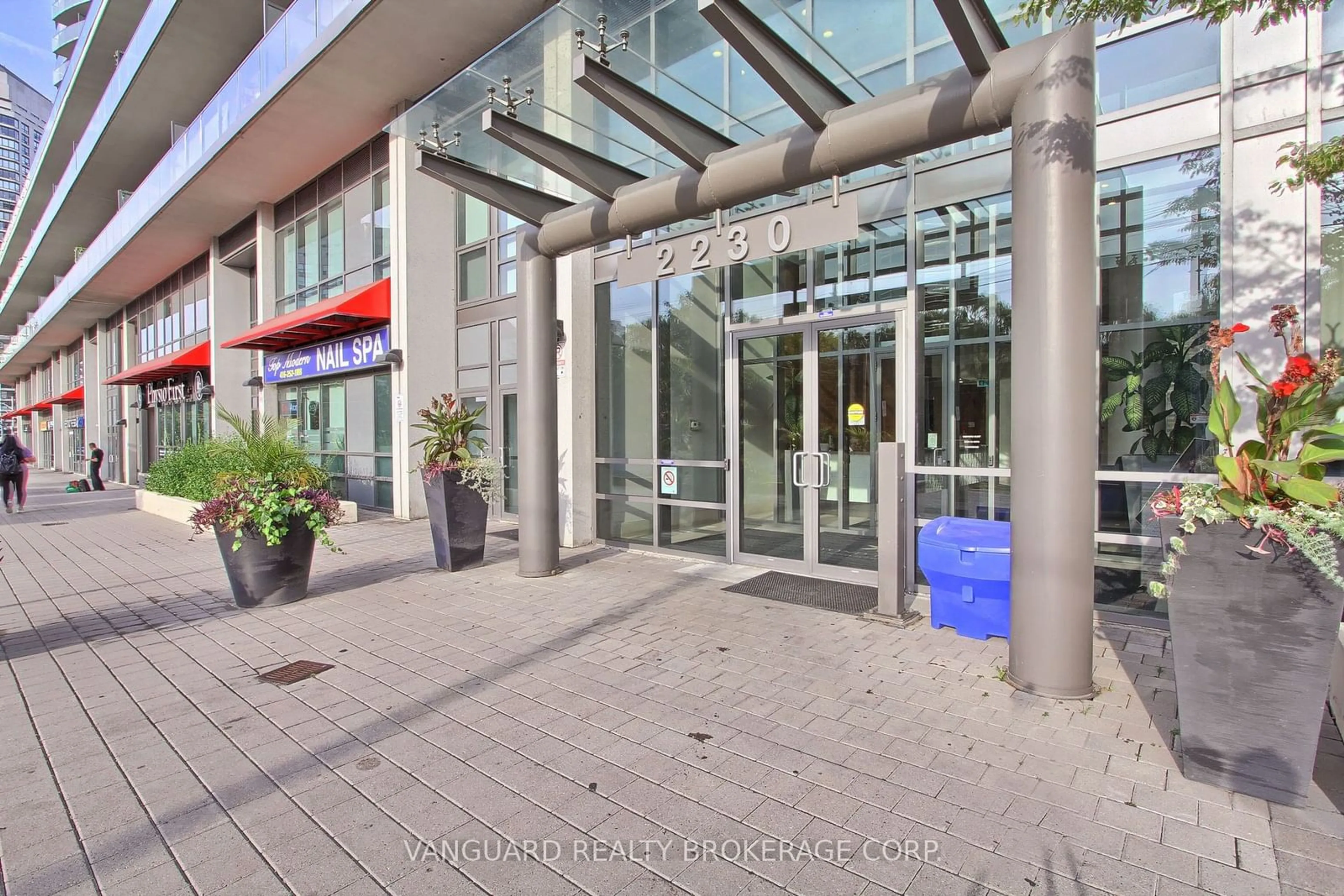 Indoor foyer, ceramic floors for 2230 Lake Shore Blvd #TH3, Toronto Ontario M8V 0B2