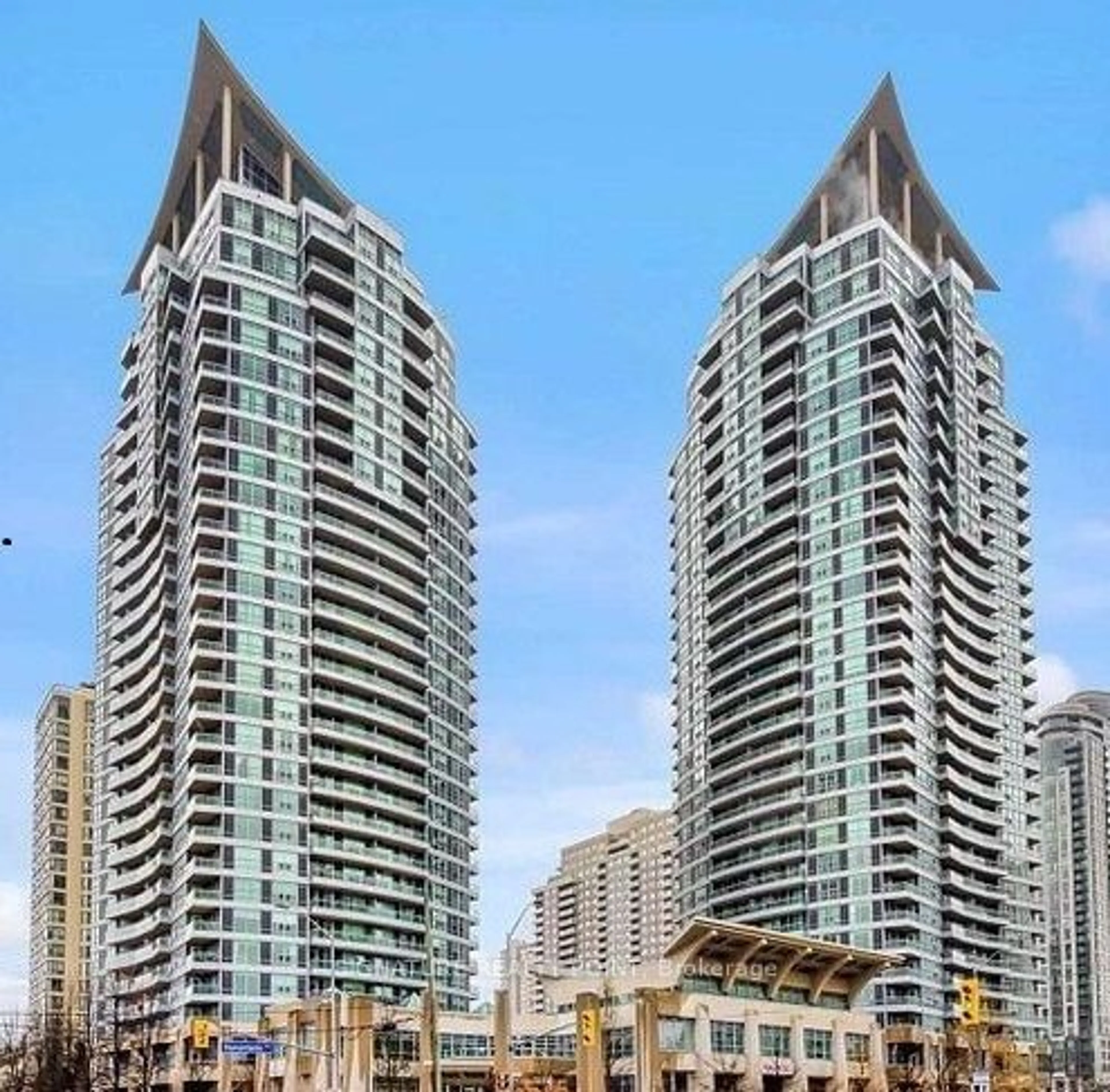 A pic from exterior of the house or condo, the view of city buildings for 33 Elm Dr #1008, Mississauga Ontario L5B 4M2