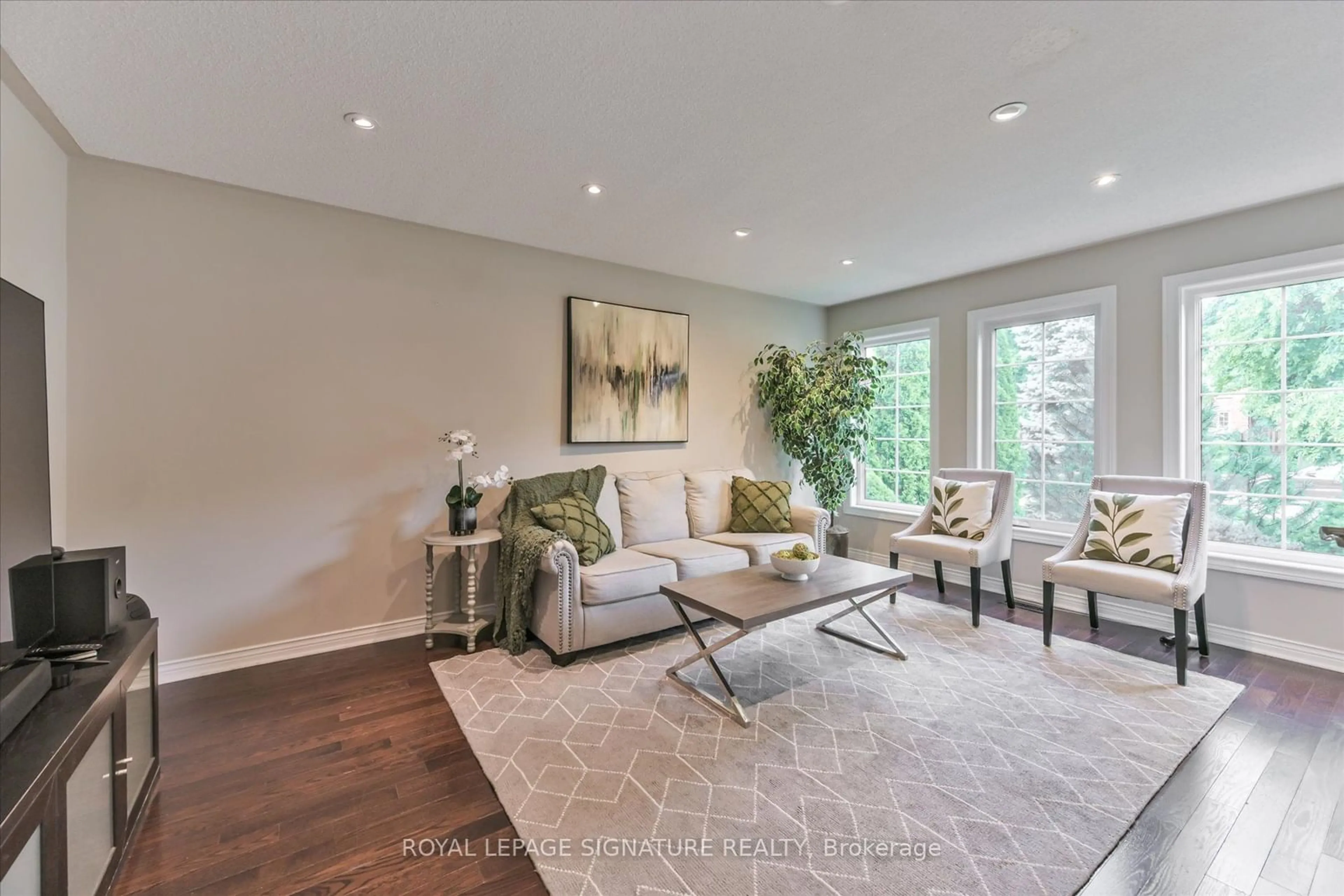 Living room, wood floors for 3588 Thorpedale Crt, Mississauga Ontario L5L 3V6