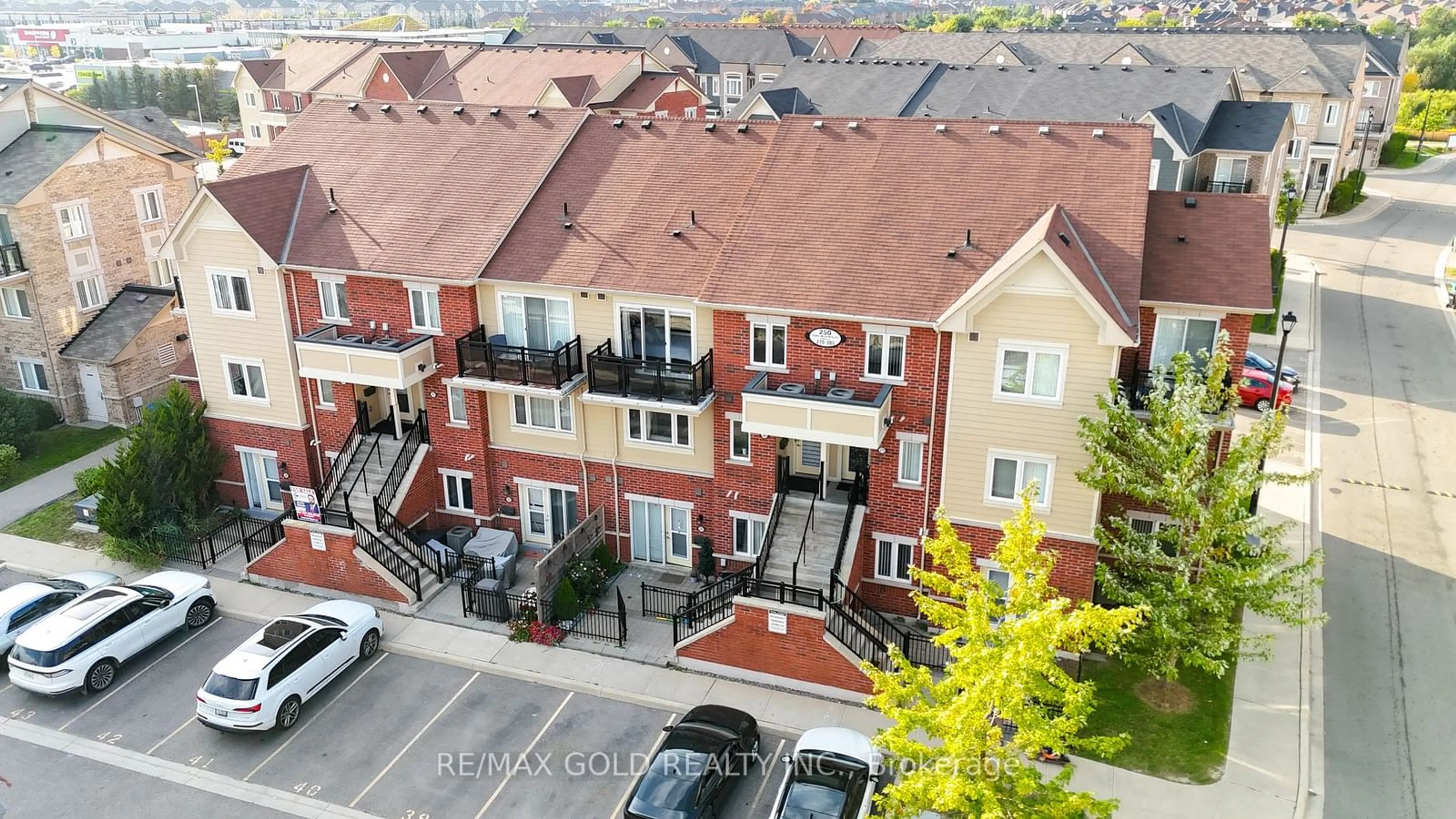 A pic from exterior of the house or condo for 250 Sunny Meadow Blvd #280, Brampton Ontario L6R 3Y6