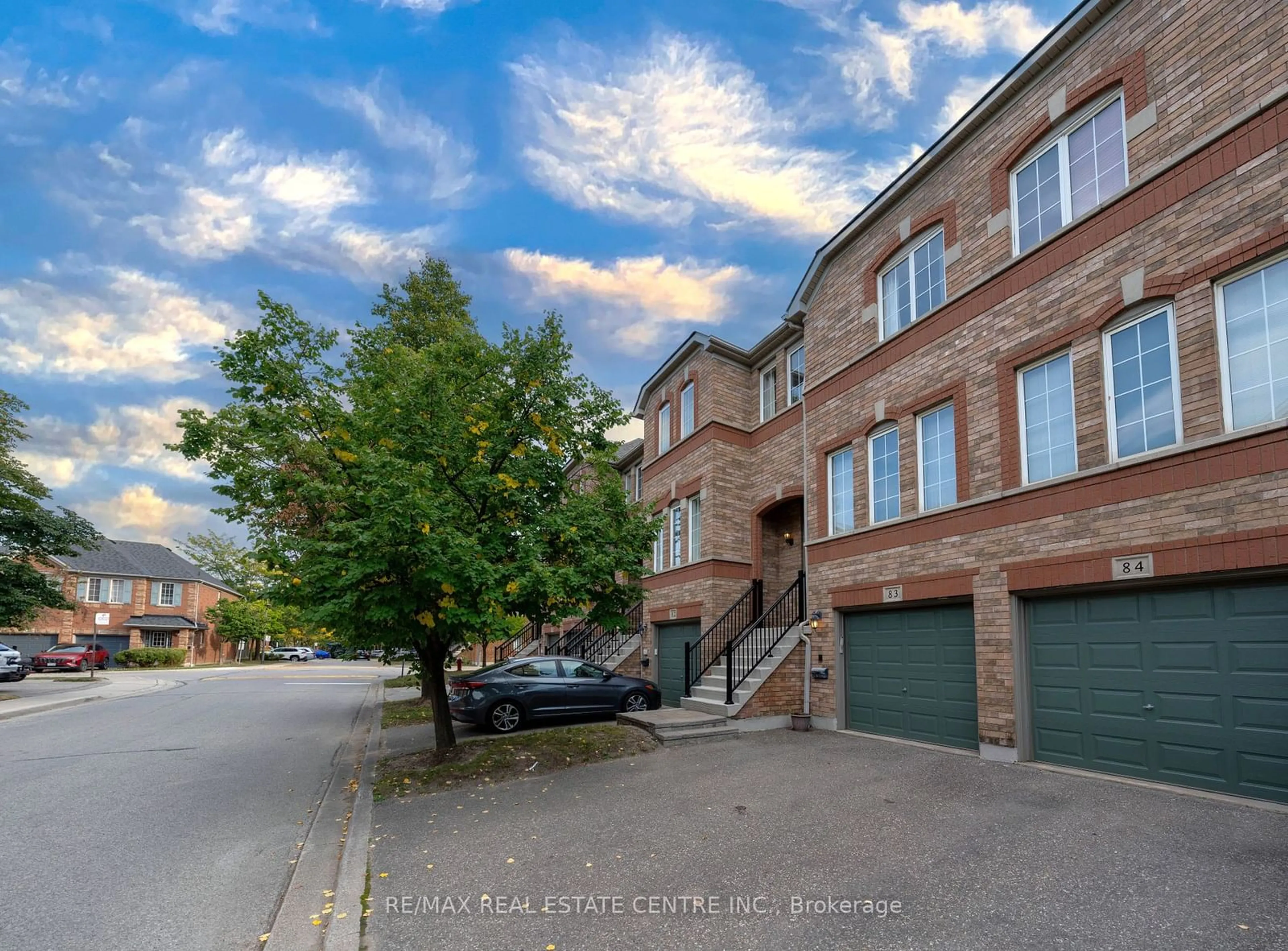 A pic from exterior of the house or condo for 5530 Glen Erin Dr #83, Mississauga Ontario L5M 6E8