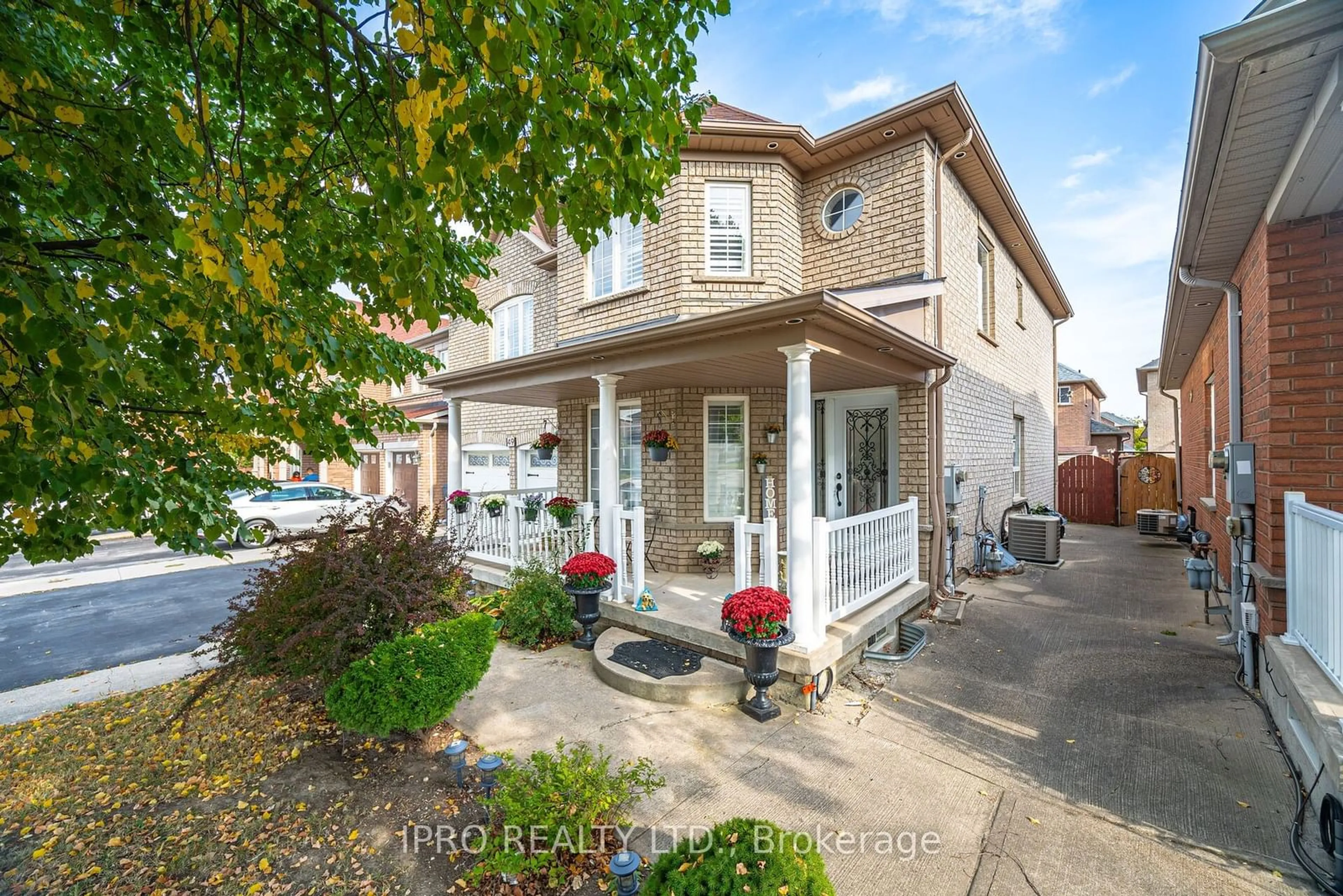 A pic from exterior of the house or condo, the street view for 49 Australia Dr, Brampton Ontario L6R 3G1