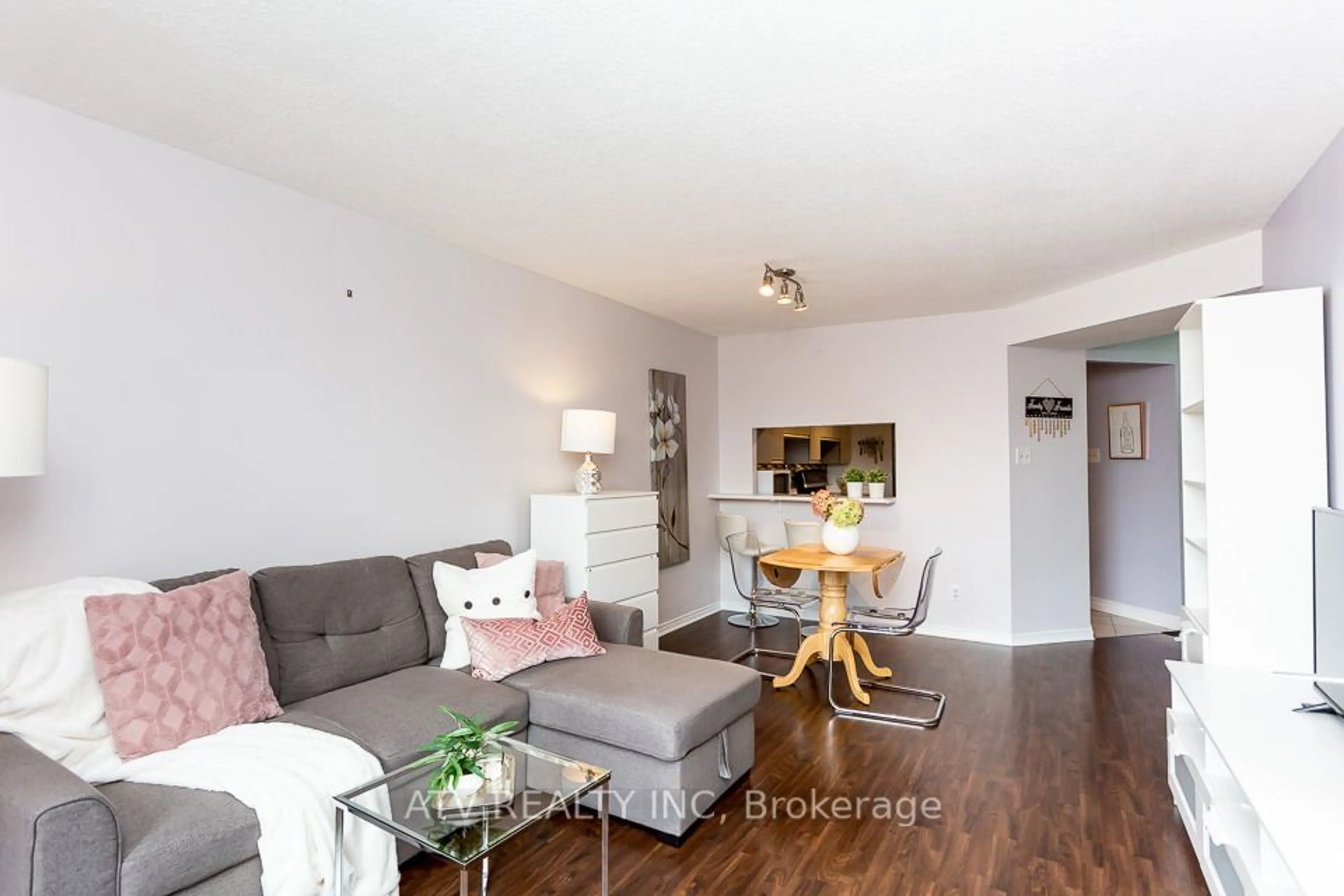 Living room, wood floors for 1485 Lakeshore Rd #911, Mississauga Ontario L5E 3G2