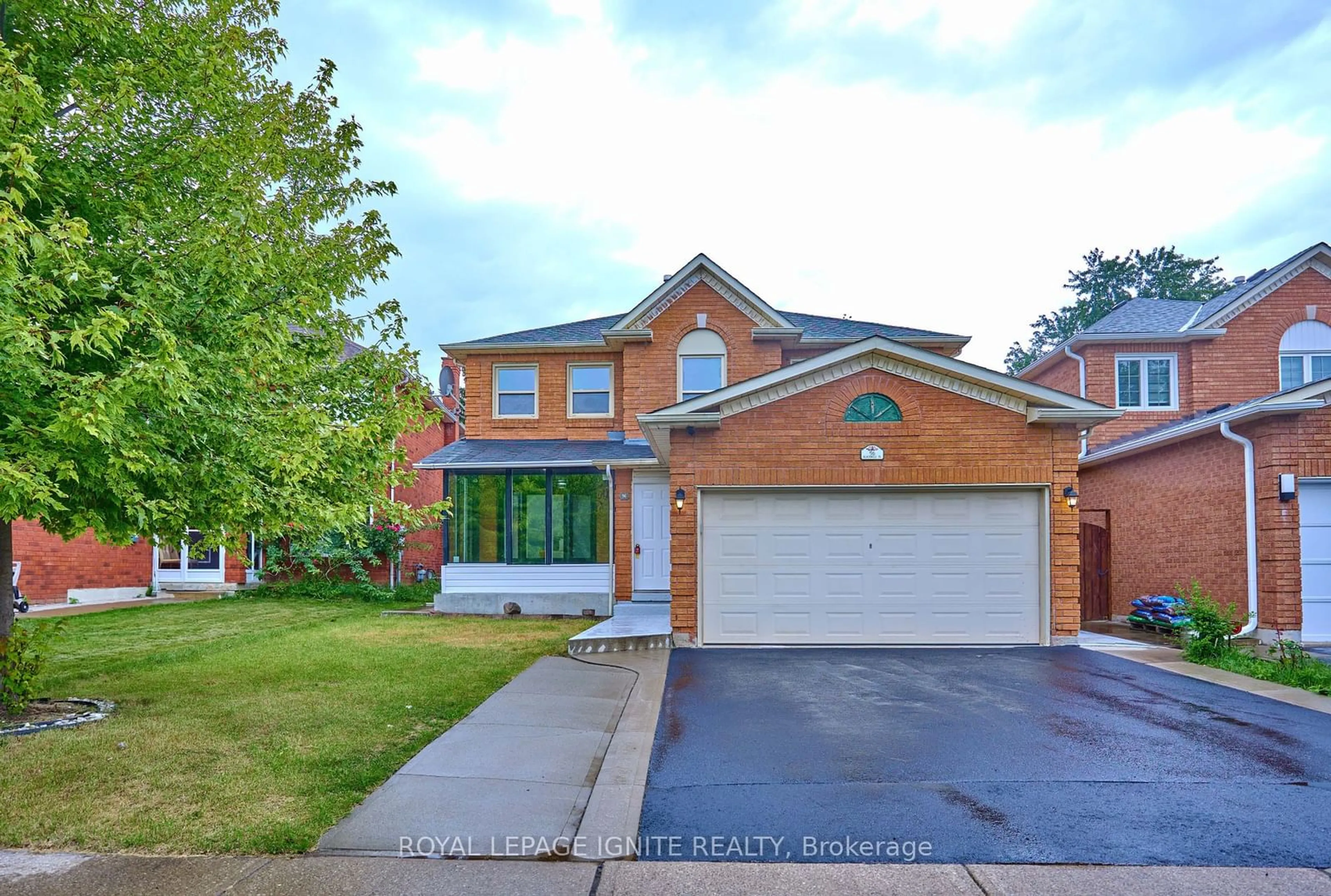 Frontside or backside of a home for 56 Blackwell Pl, Brampton Ontario L6W 4L9