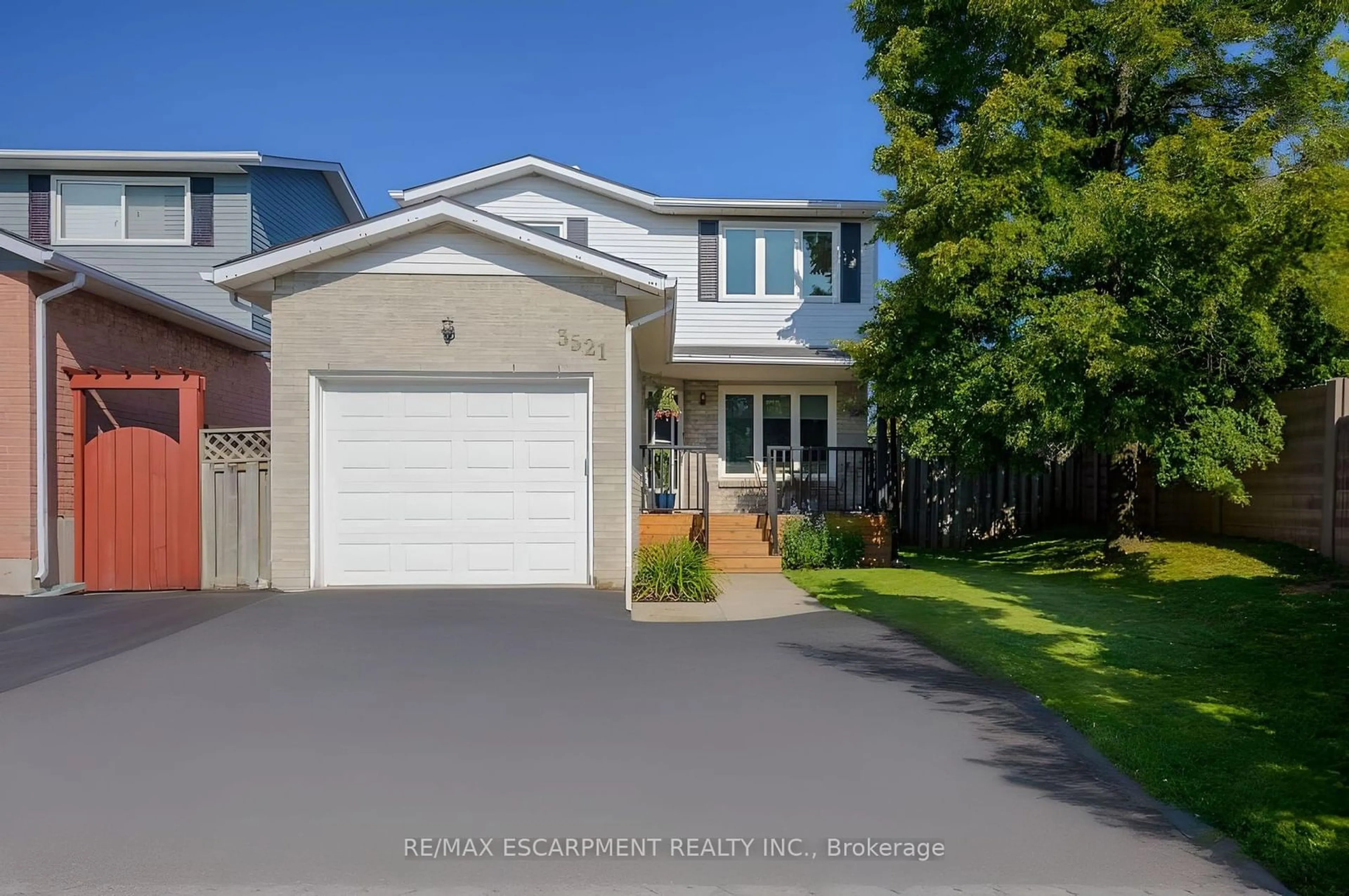 Frontside or backside of a home, the street view for 3521 Toffee St, Burlington Ontario L7M 3T6