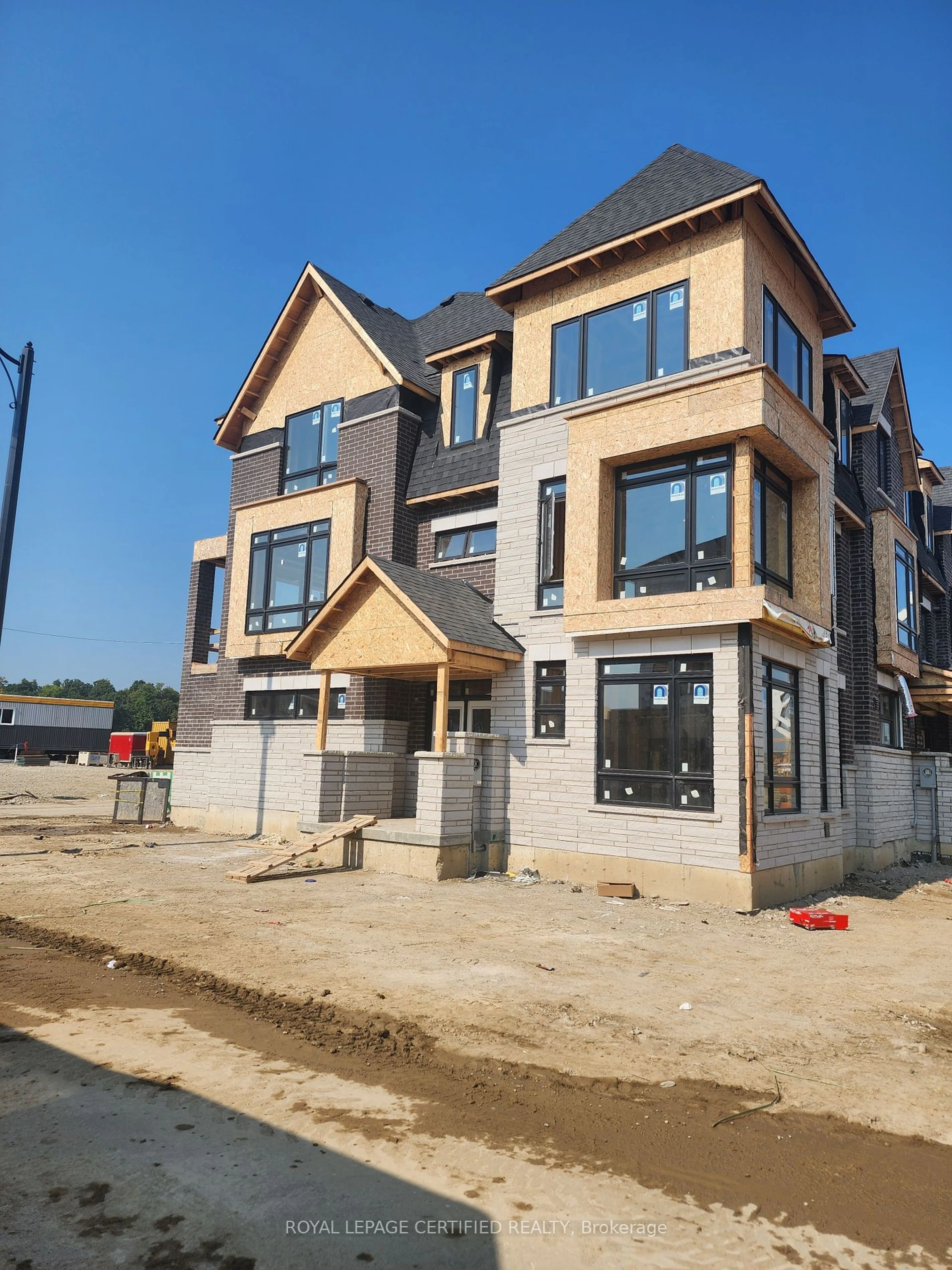 A pic from exterior of the house or condo, the front or back of building for 4 Nelles Way, Brampton Ontario L7A 0H5