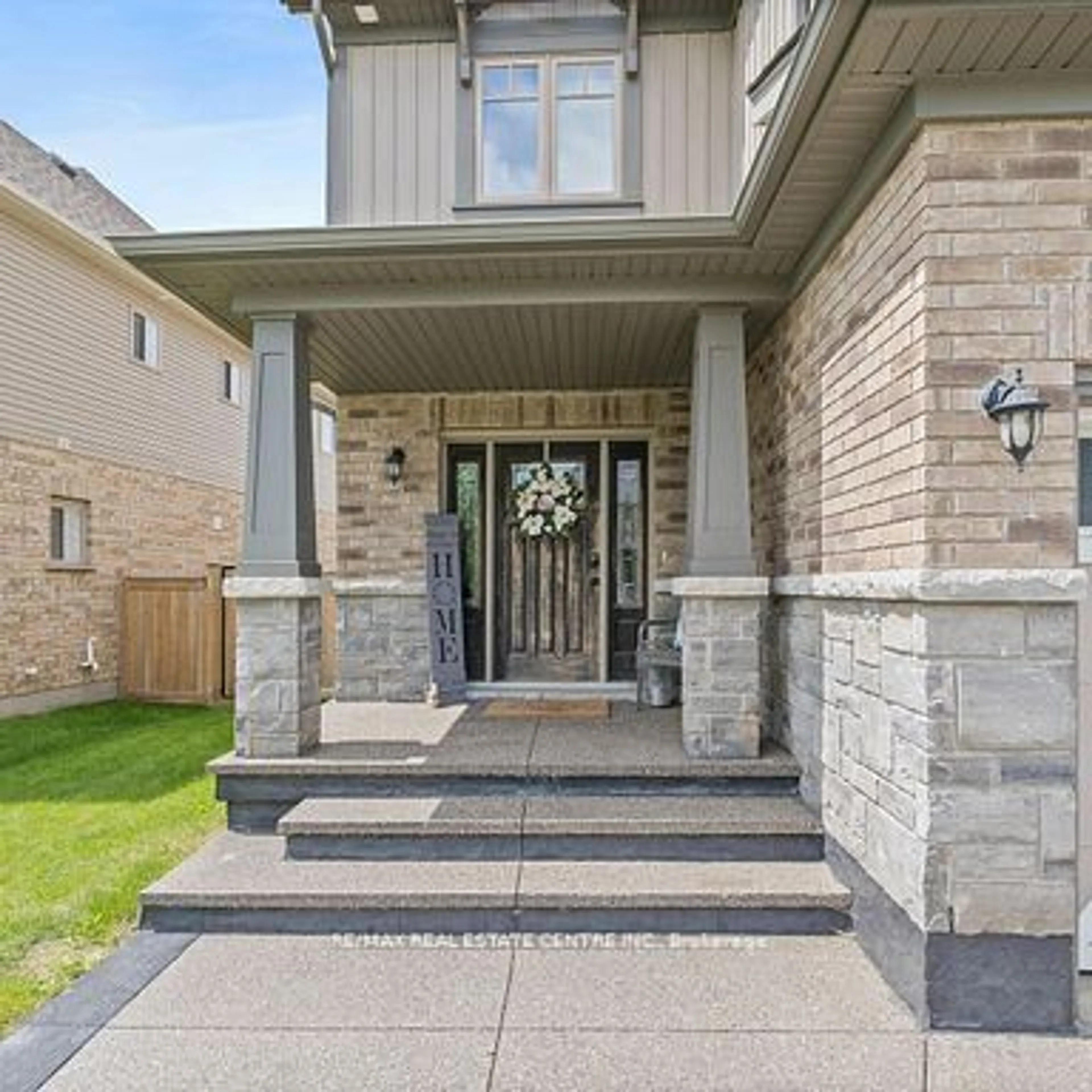 Indoor entryway, cement floor for 6 WARDLAW Ave, Orangeville Ontario L9W 6K1