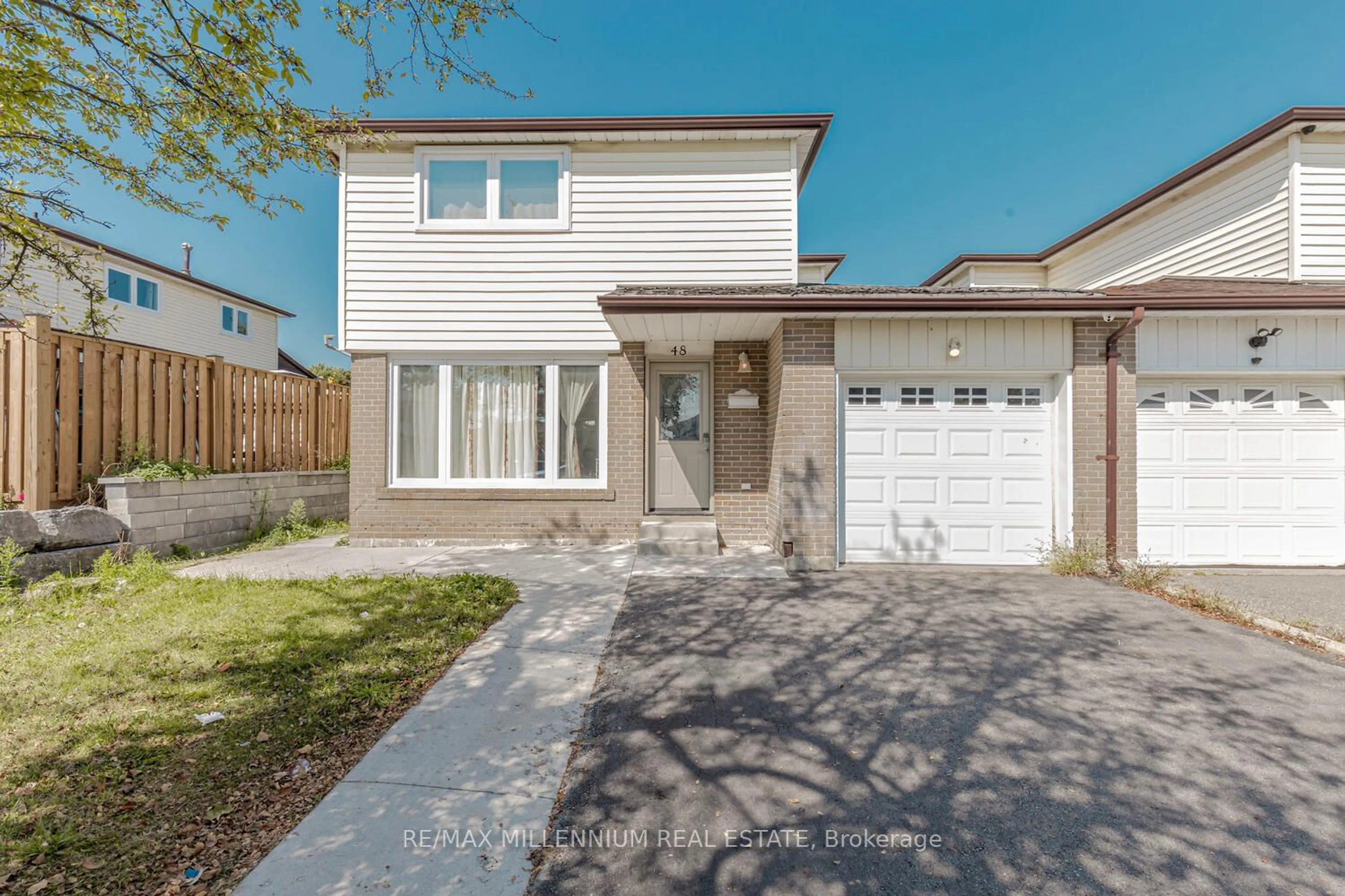 Frontside or backside of a home for 48 Garside Cres, Brampton Ontario L6S 1H6