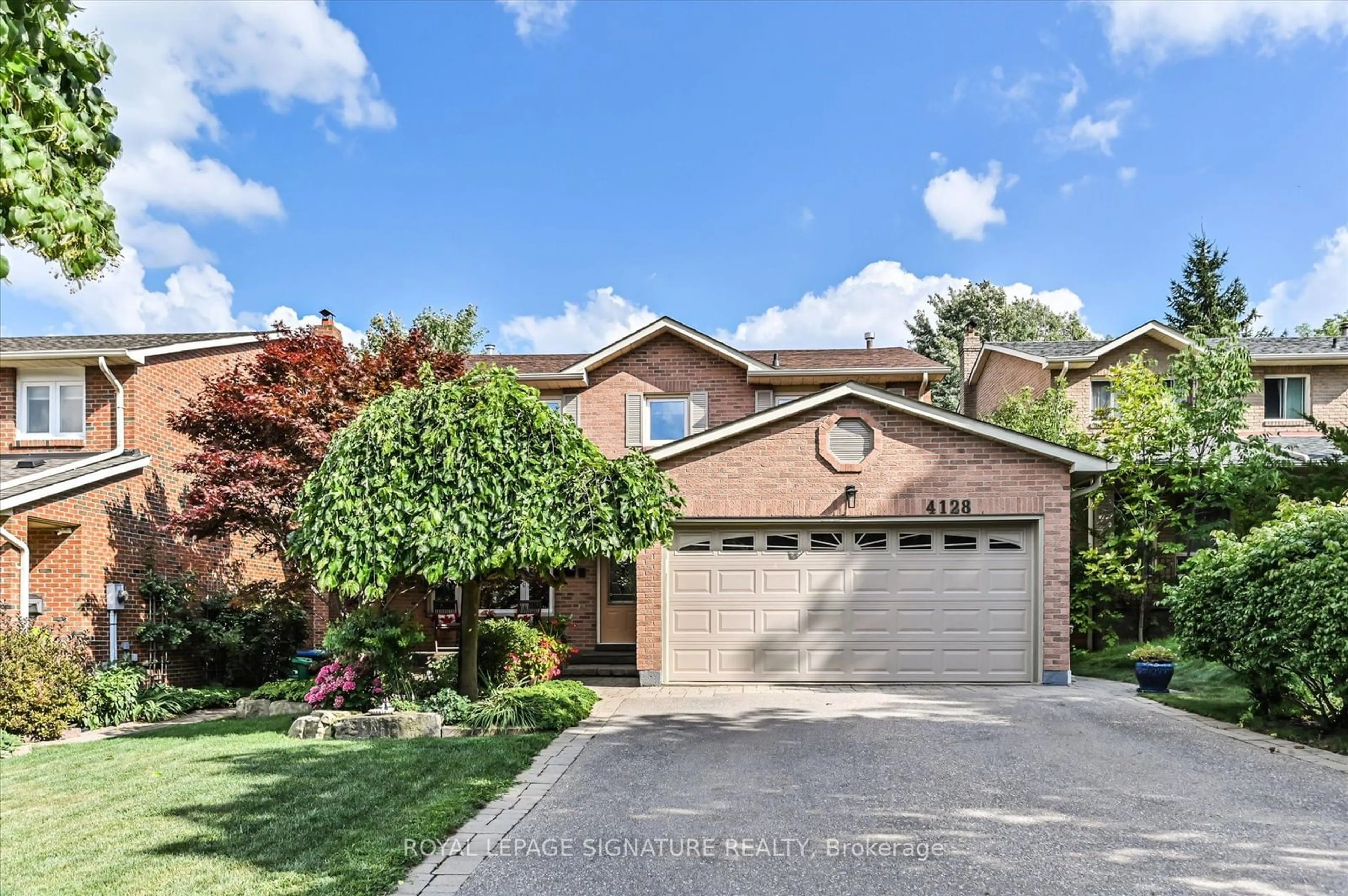 Frontside or backside of a home, the street view for 4128 Powderhorn Cres, Mississauga Ontario L5L 3B9