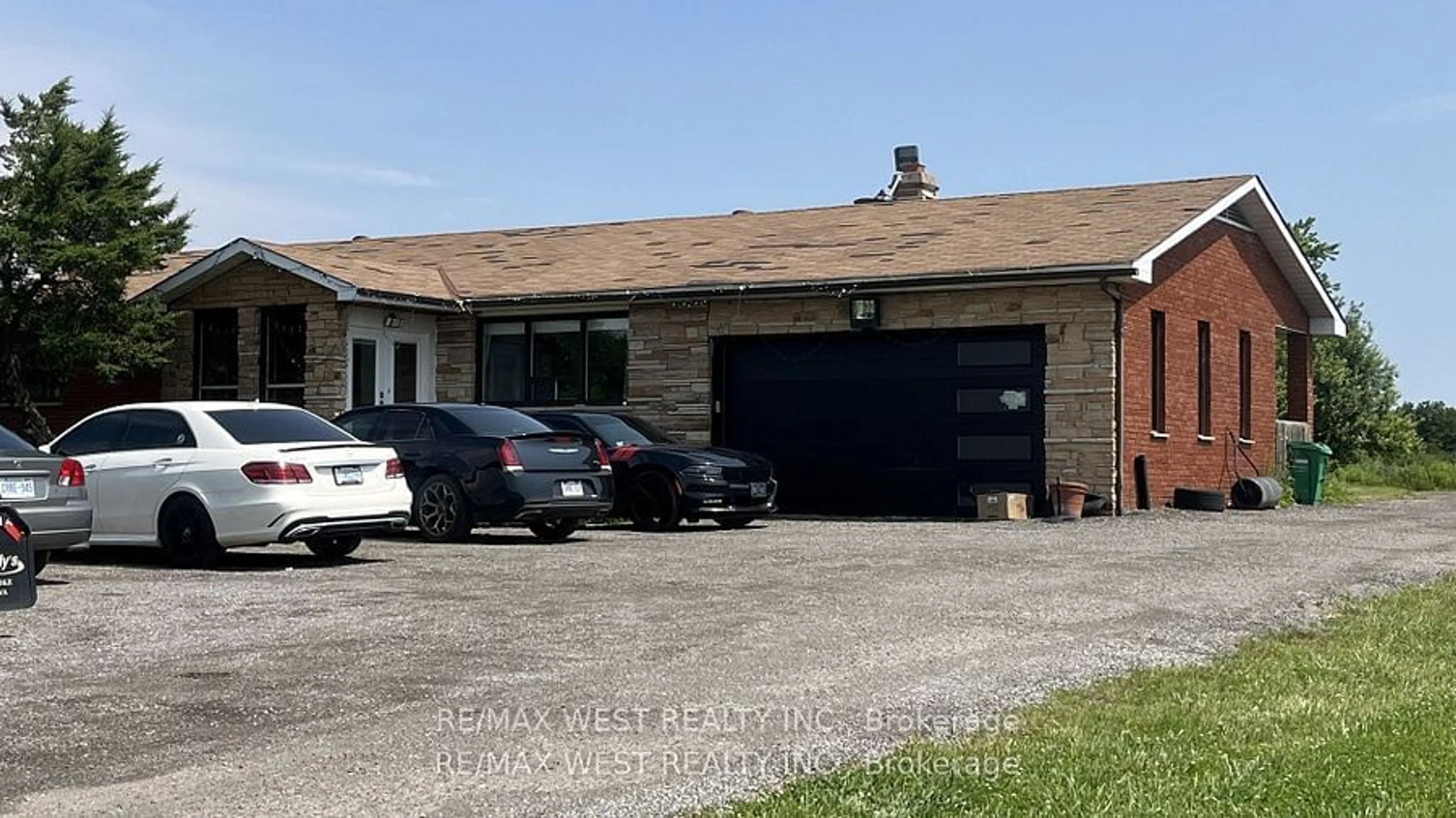 A pic from exterior of the house or condo, the front or back of building for 13393 Hurontario St, Caledon Ontario L7C 2C8