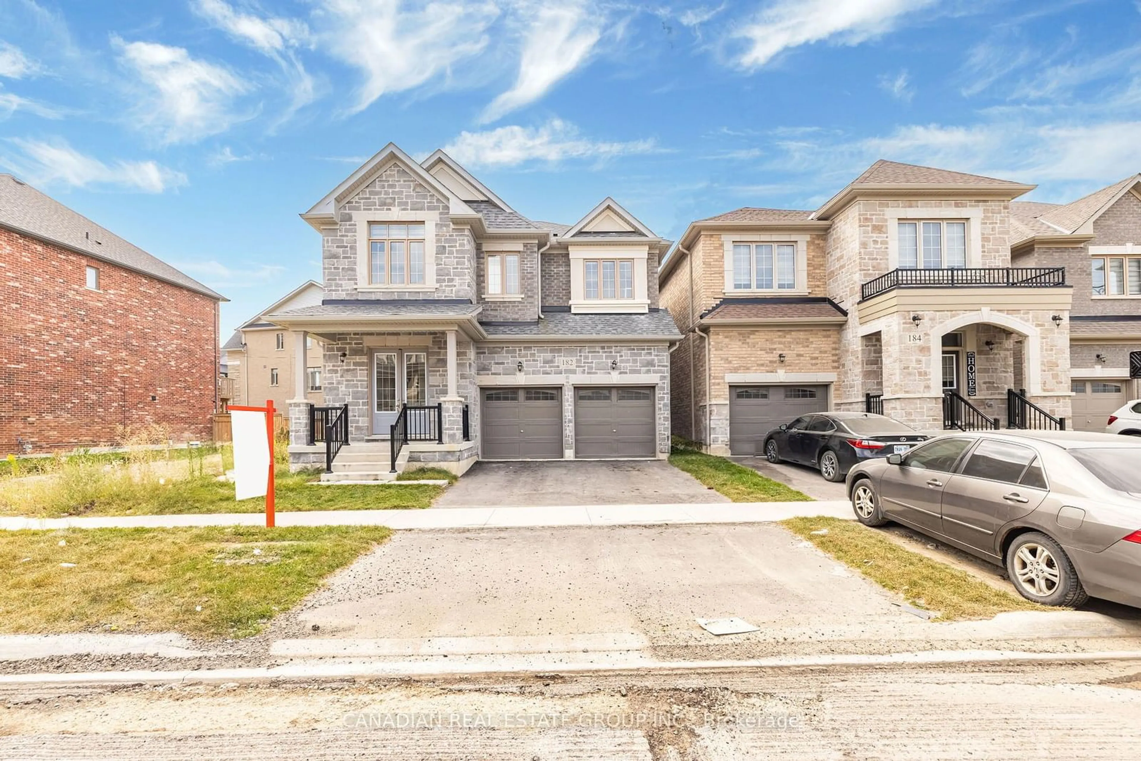 Frontside or backside of a home for 182 Thornbush Blvd, Brampton Ontario L7A 0G4