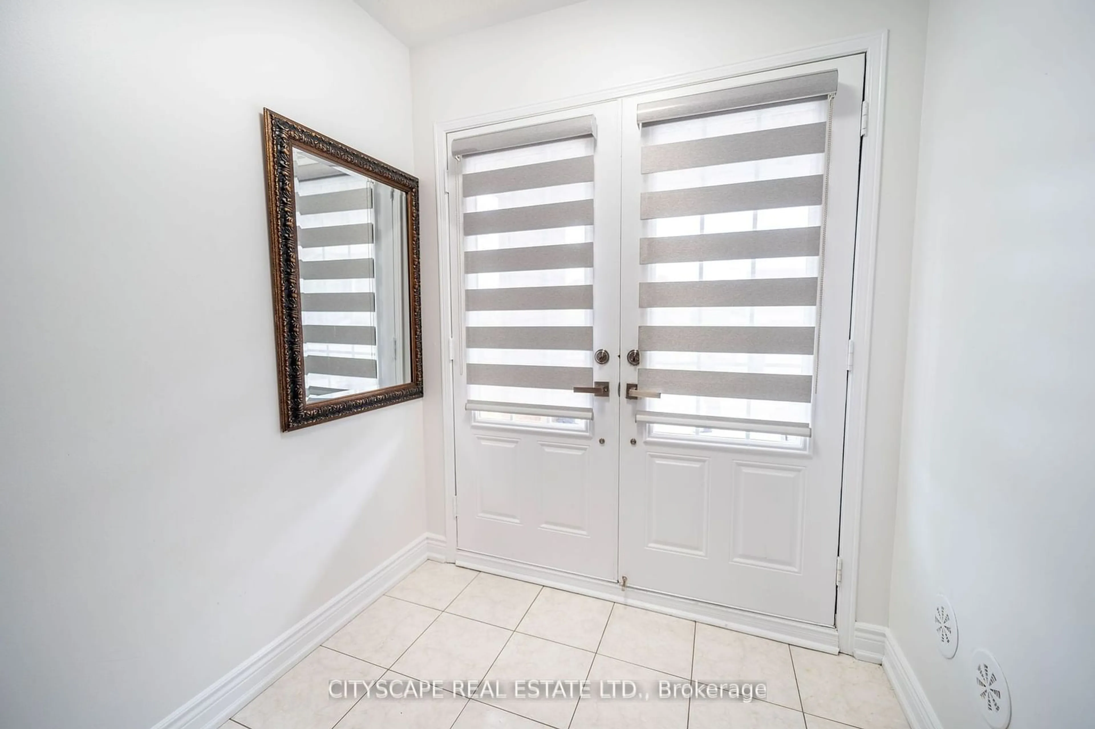 Indoor entryway for 2178 Fiddlers Way, Oakville Ontario L6M 0L5