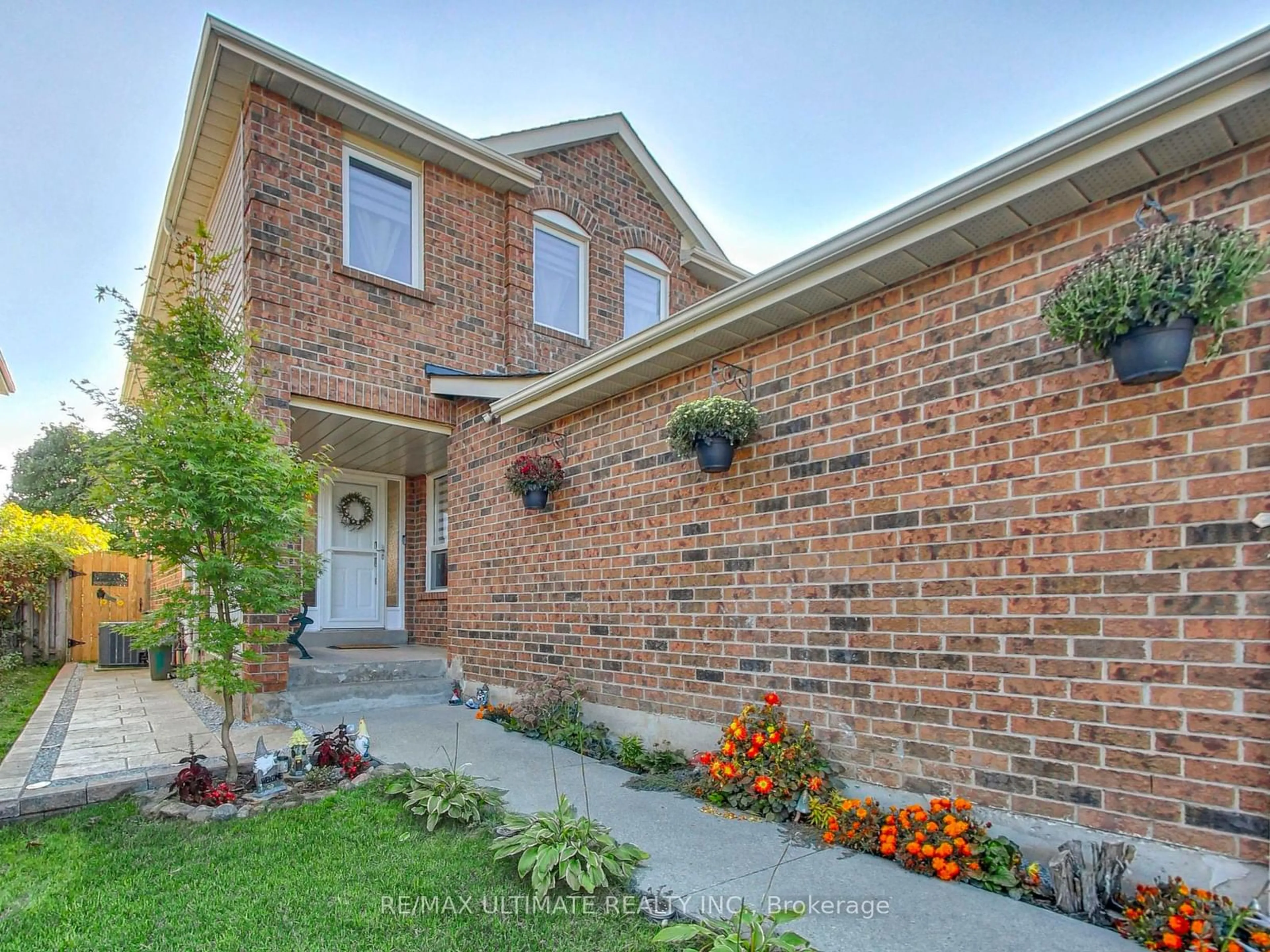 Home with brick exterior material for 3460 Ingram Rd, Mississauga Ontario L5L 4M8