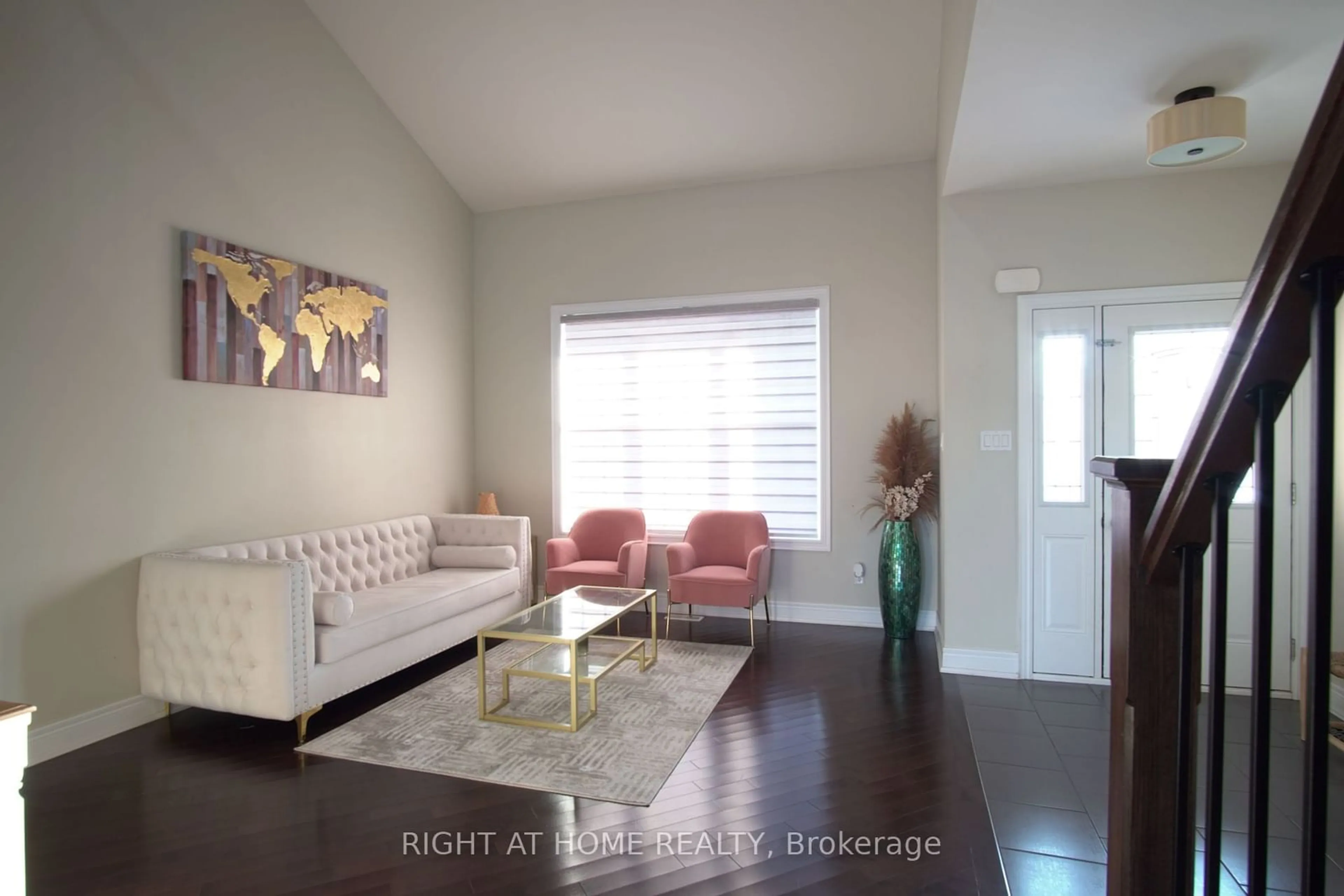 Living room, wood floors for 32 St. Paul's Pl, Orangeville Ontario L9W 0A3