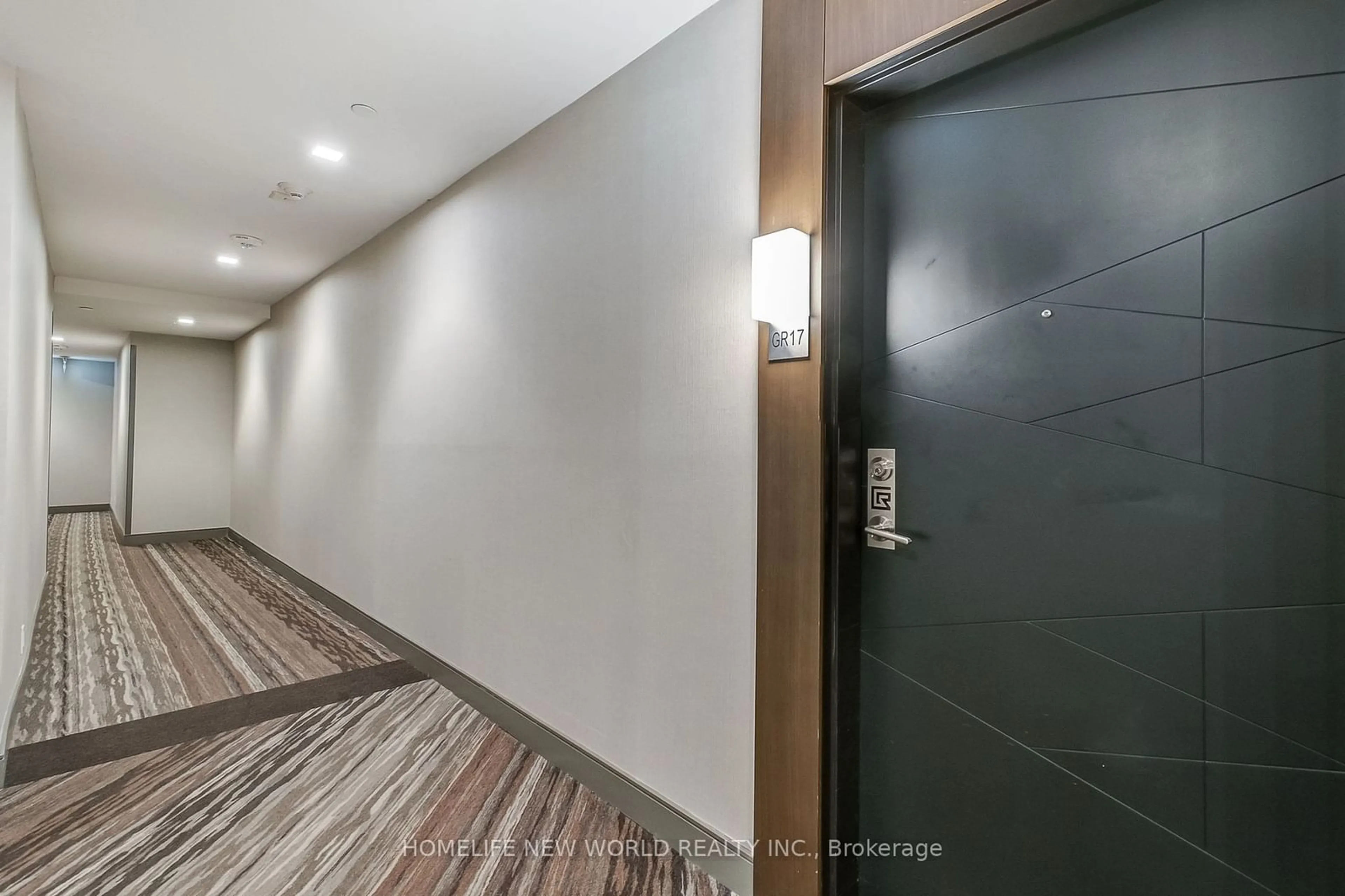 Indoor foyer, not visible floor for 1575 Lakeshore Rd #GR17, Mississauga Ontario L5J 0B1