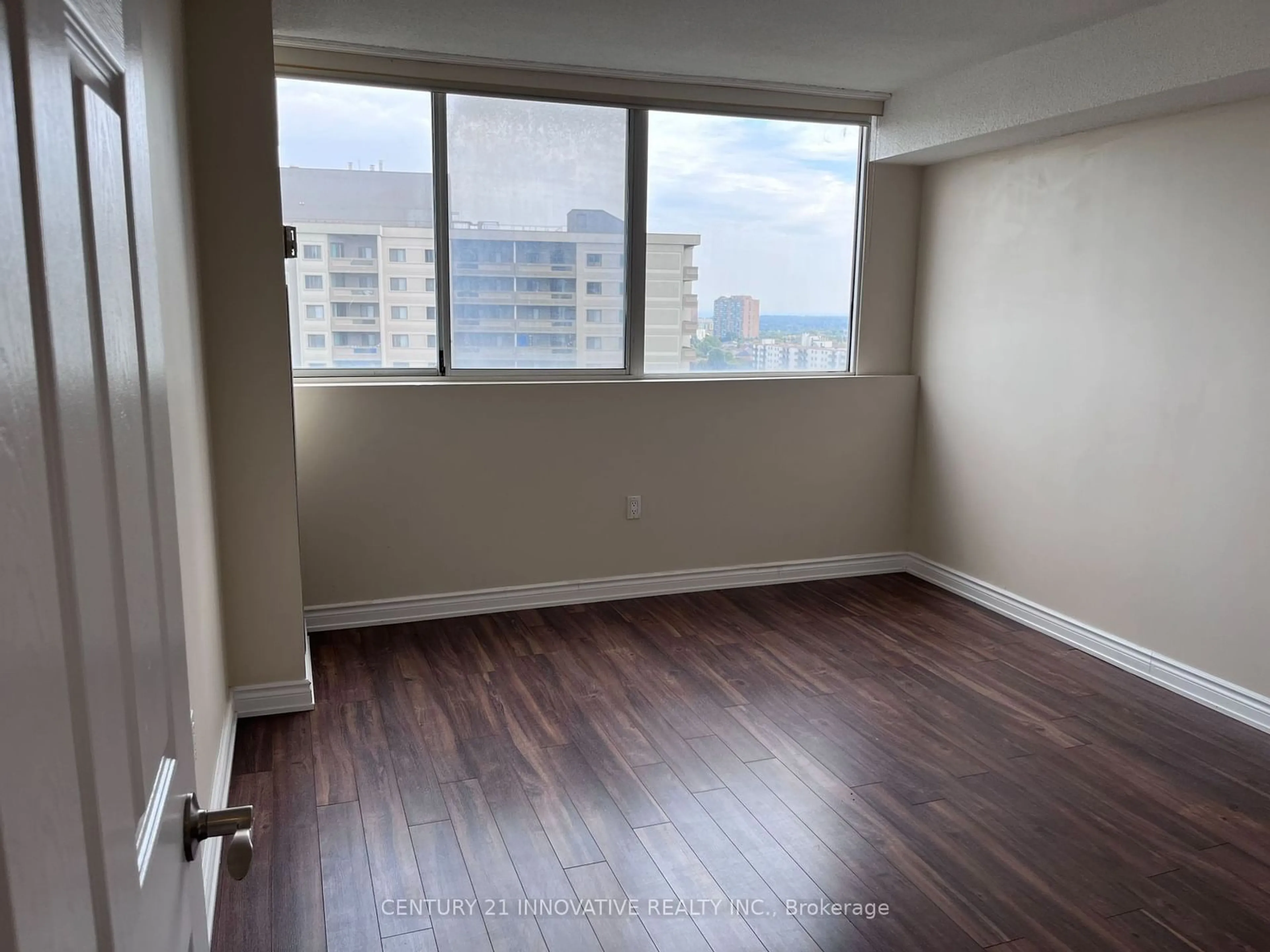 A pic of a room, unknown floor for 3590 Kaneff Cres #1811, Mississauga Ontario L5A 3X3