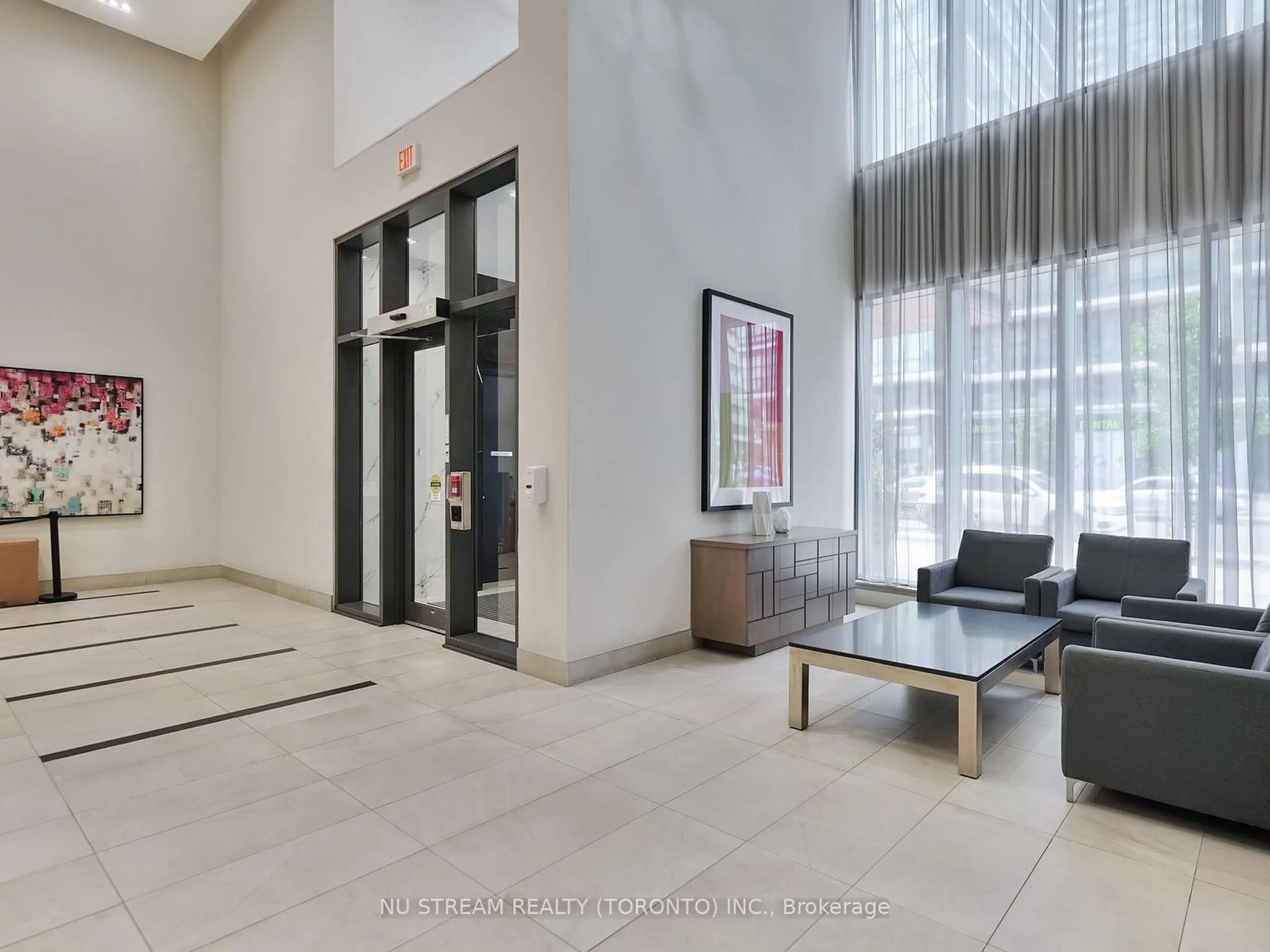 Indoor lobby for 510 Curran Pl #2402, Mississauga Ontario L5B 0J8