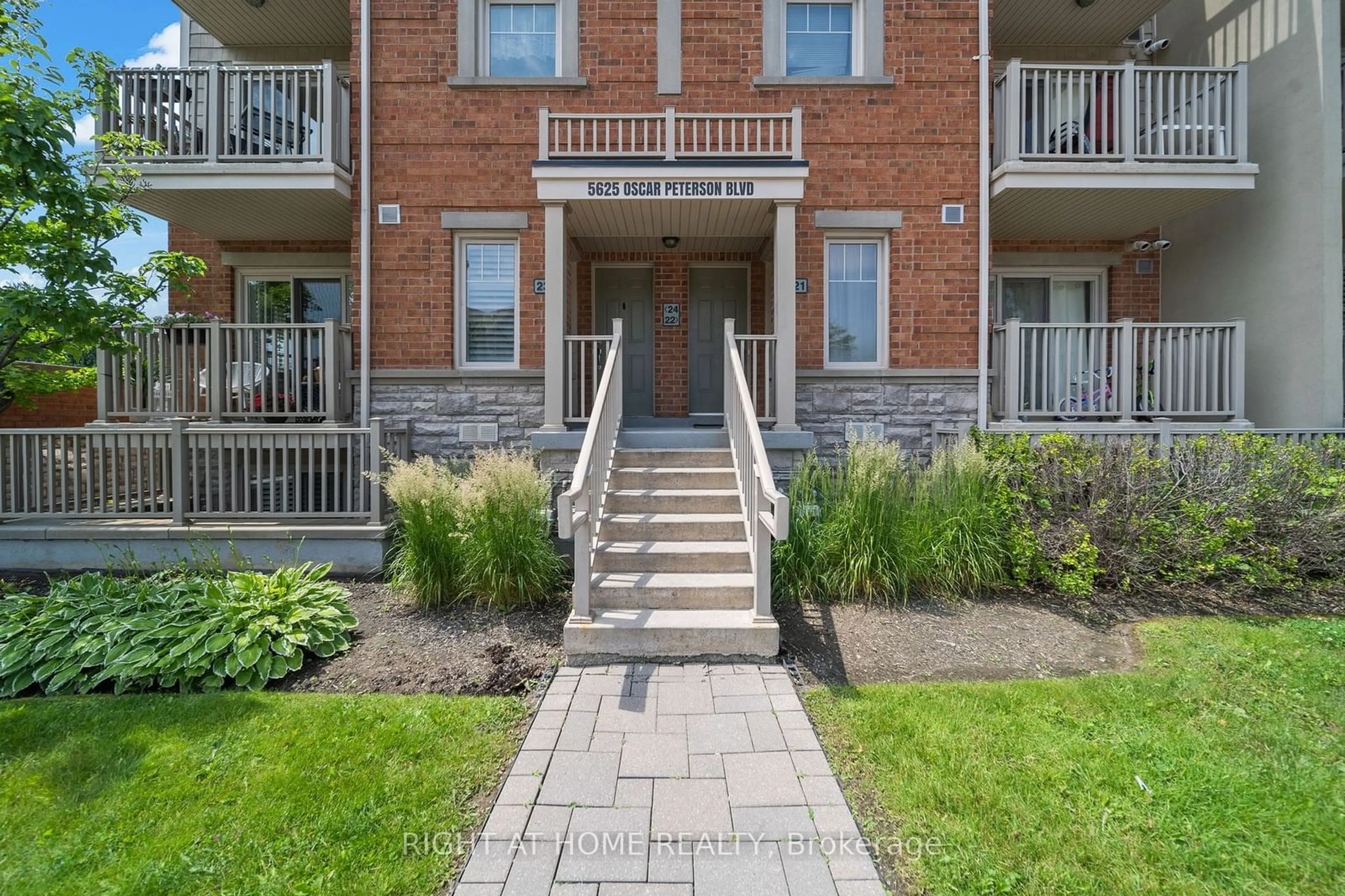 A pic from exterior of the house or condo for 5625 Oscar Peterson Blvd #23, Mississauga Ontario L5M 0T2