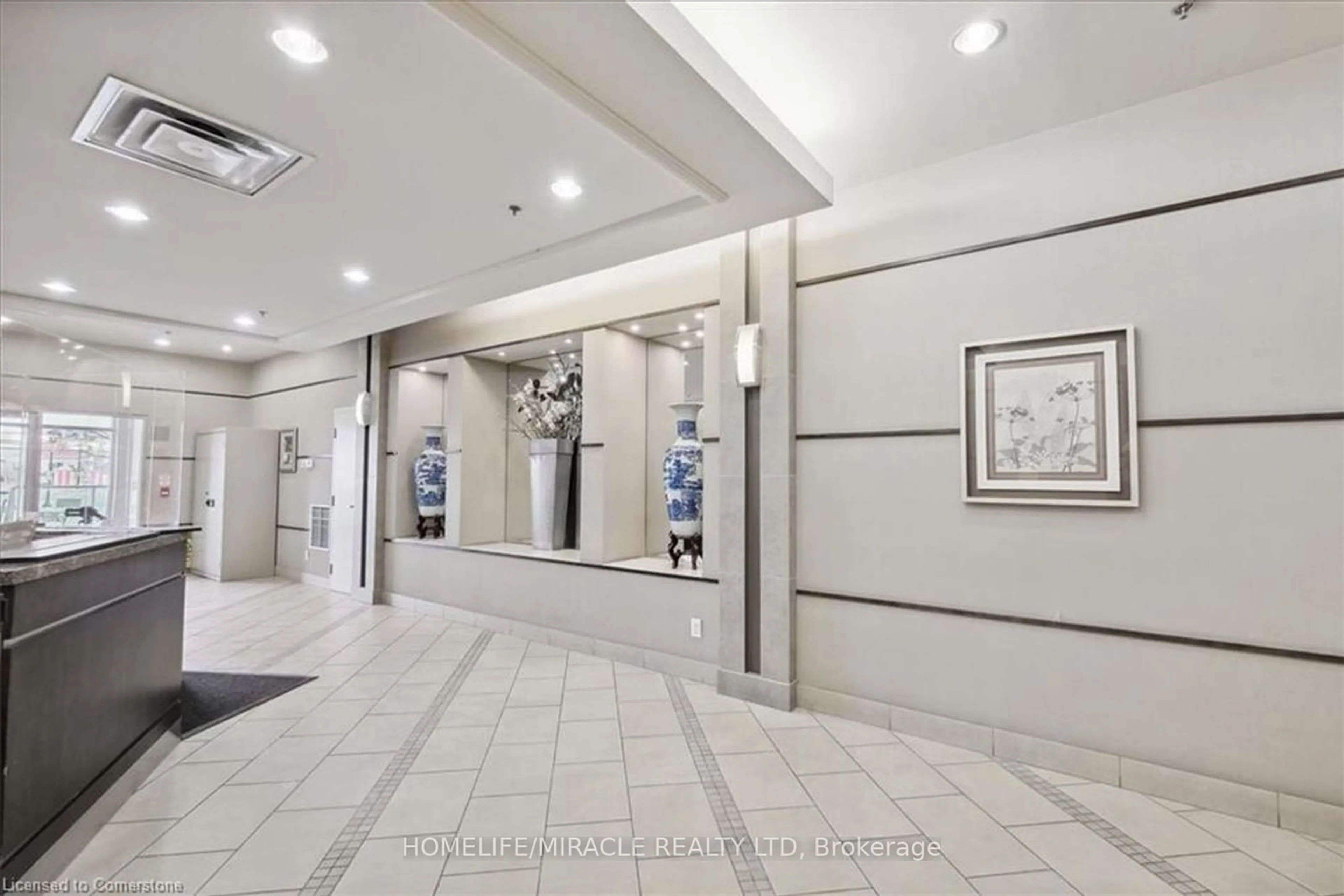 Indoor lobby, ceramic floors for 9 George St #1710, Brampton Ontario L6X 0T6