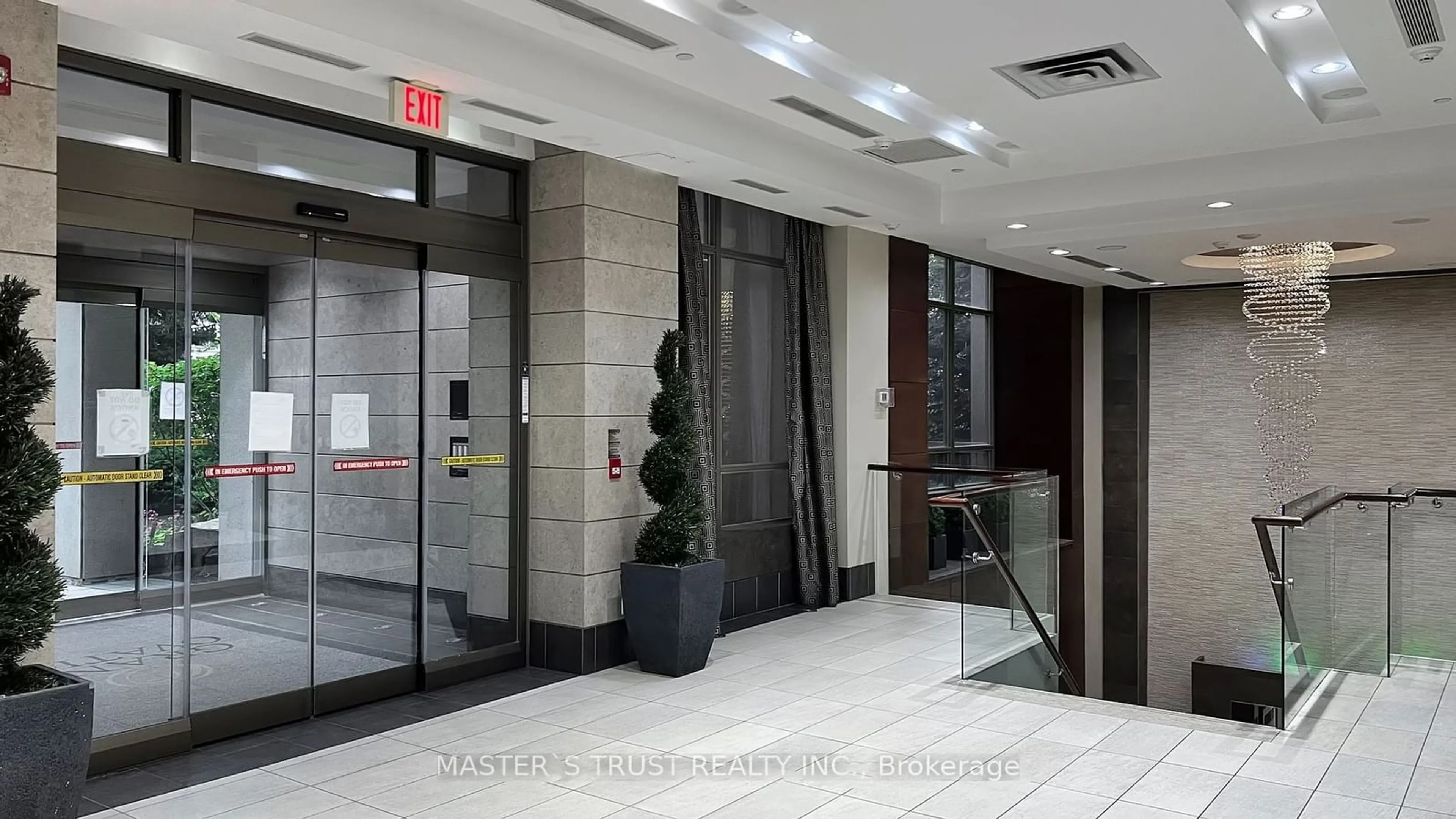 Indoor foyer for 310 Burnhamthorpe Rd #3101, Mississauga Ontario L5B 4P9