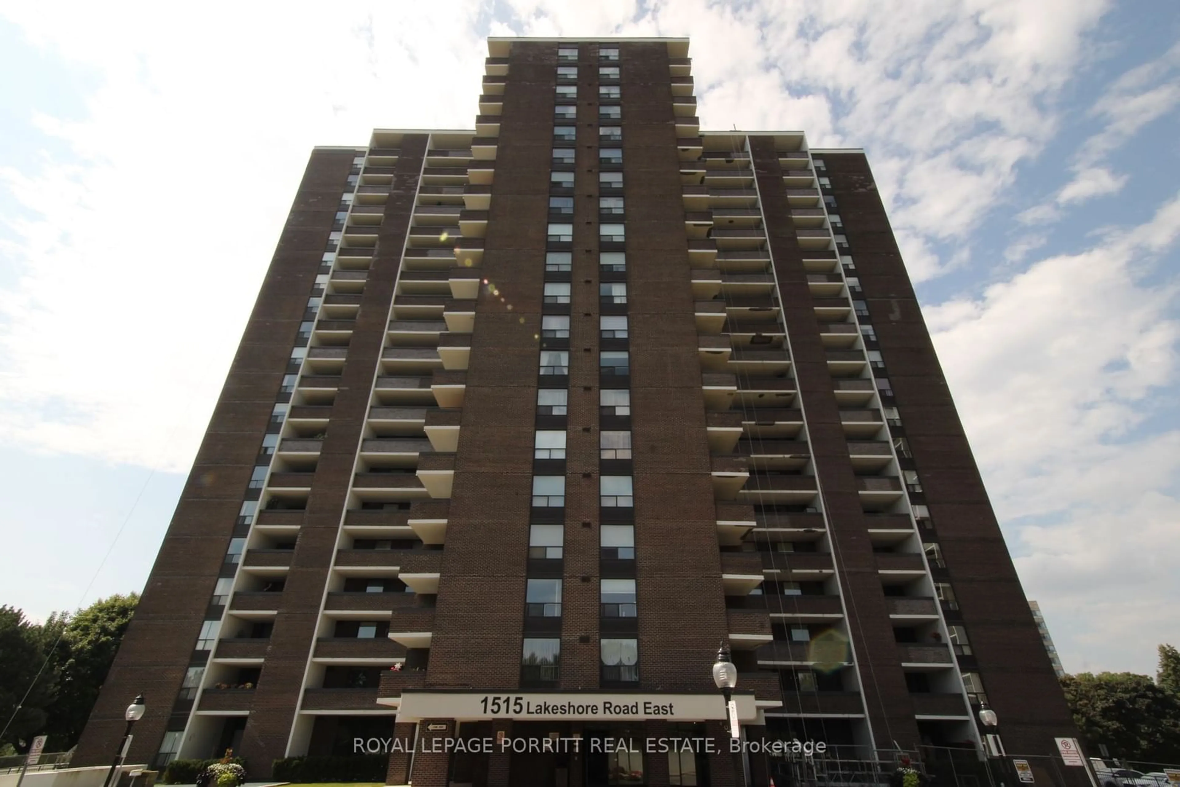 A pic from exterior of the house or condo for 1515 Lakeshore Rd #1108, Mississauga Ontario L5E 3E3