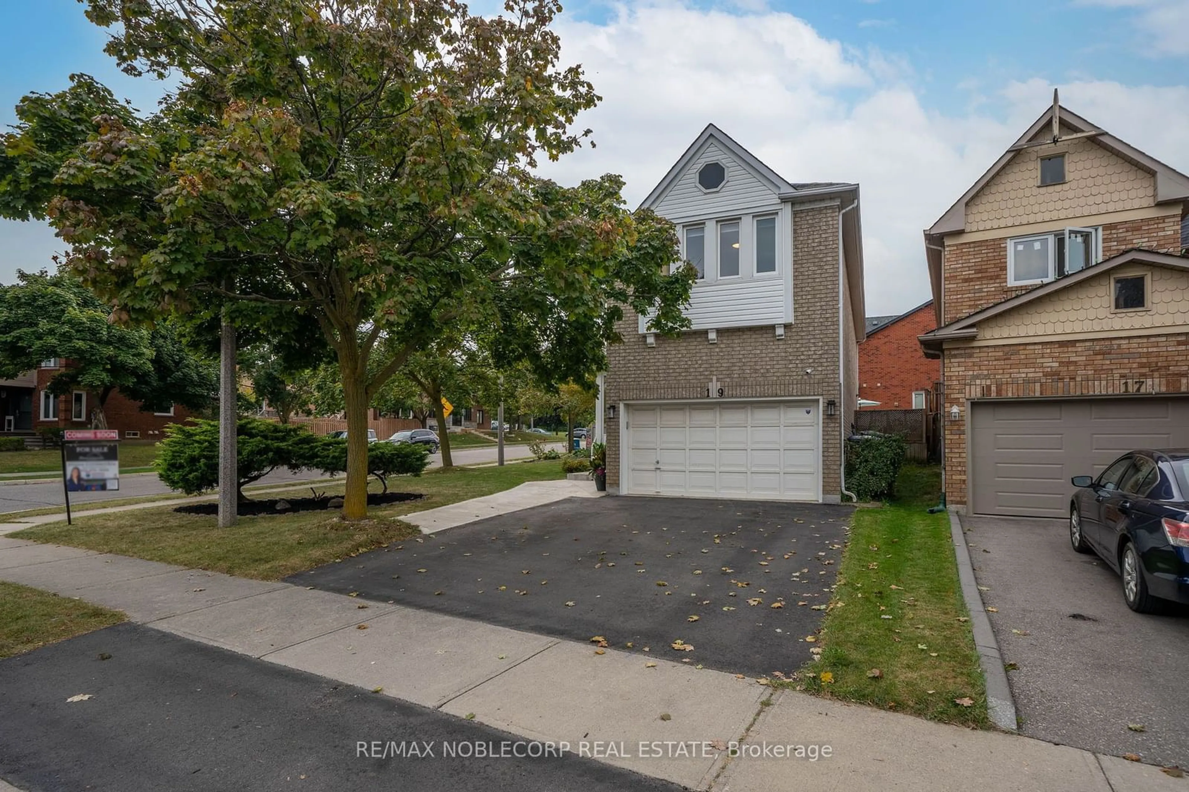 Street view for 19 Sal Circ, Brampton Ontario L6R 1H4